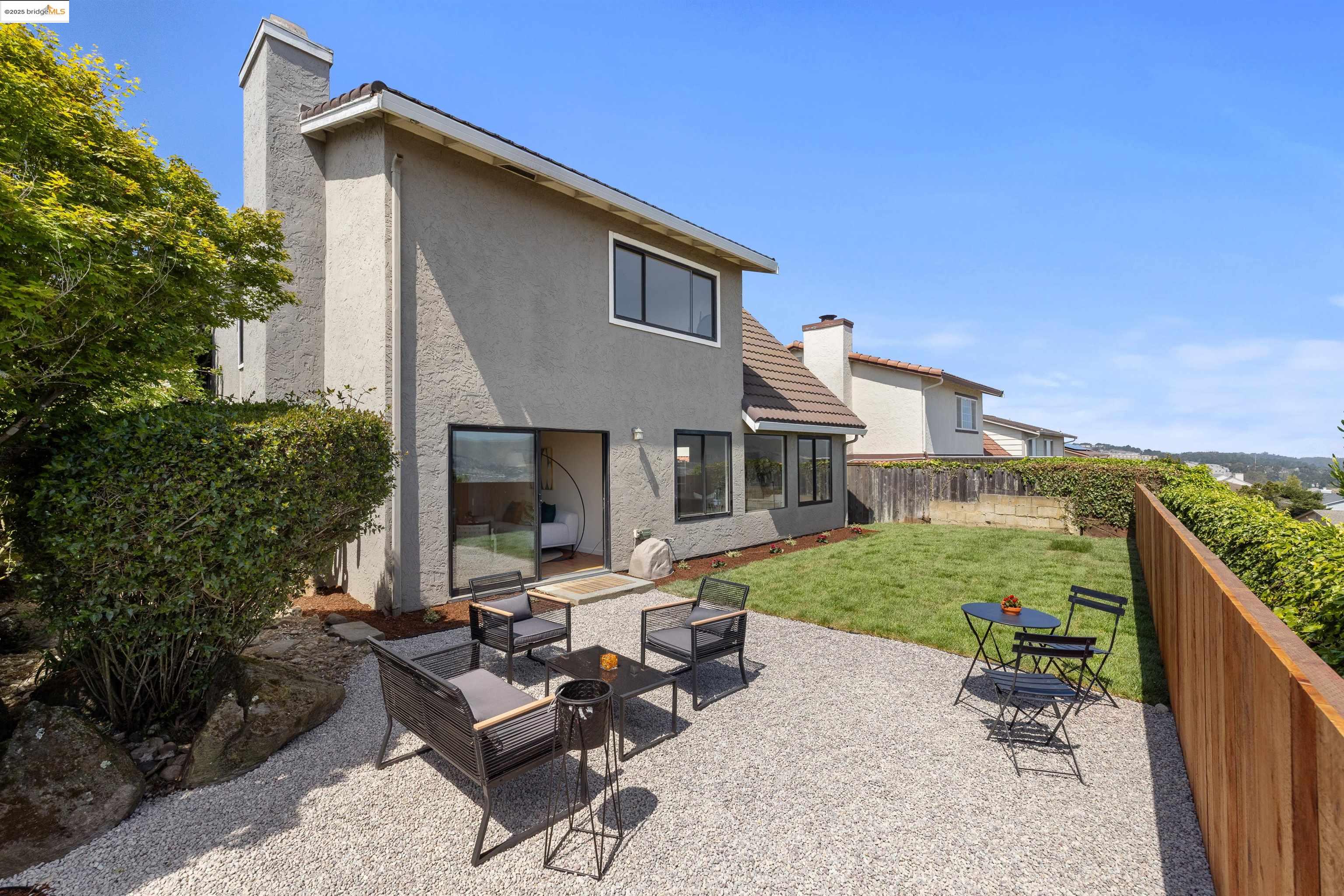 Detail Gallery Image 17 of 59 For 115 Valleyview Way, South San Francisco,  CA 94080 - 4 Beds | 2/1 Baths