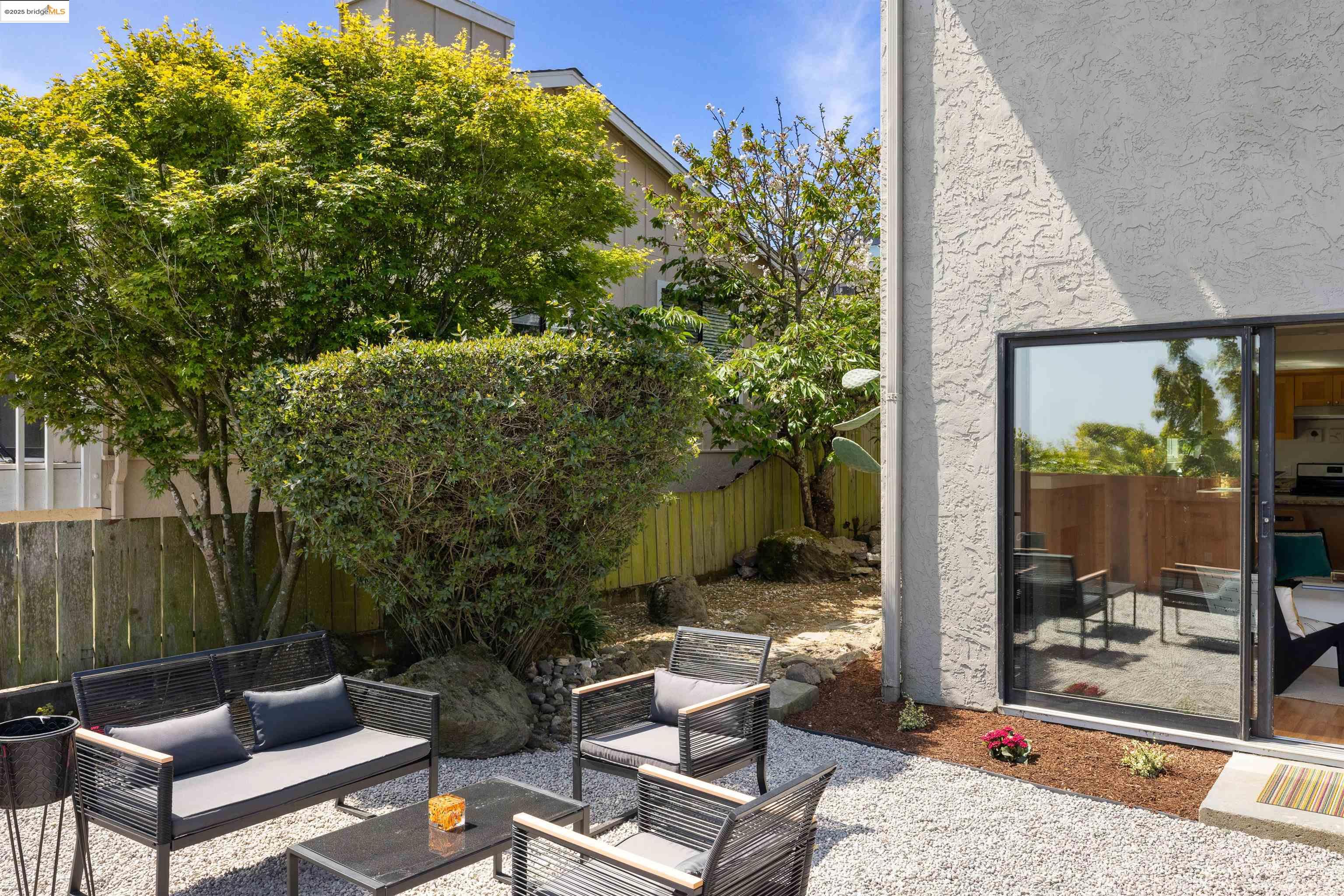 Detail Gallery Image 18 of 59 For 115 Valleyview Way, South San Francisco,  CA 94080 - 4 Beds | 2/1 Baths
