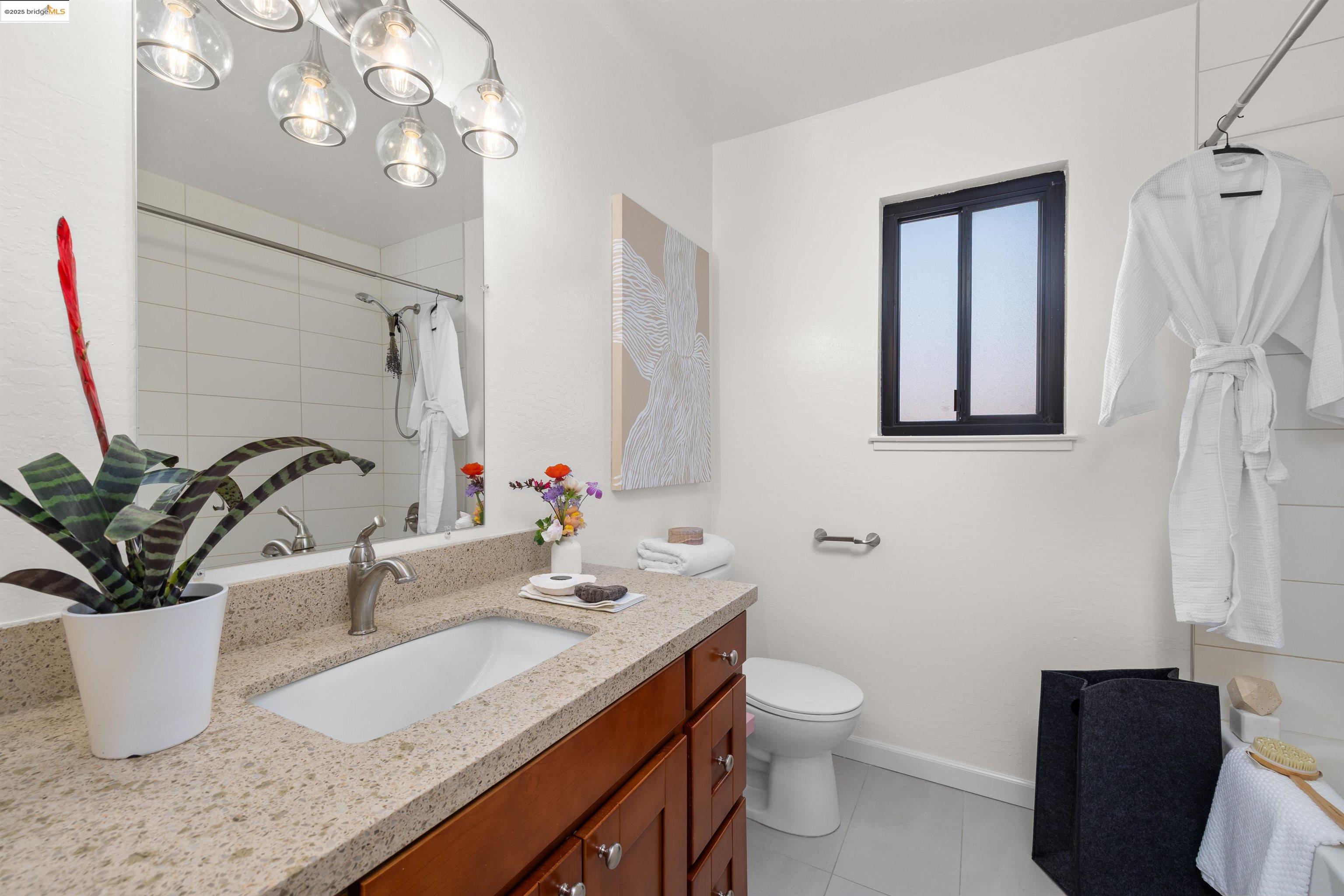 Detail Gallery Image 28 of 59 For 115 Valleyview Way, South San Francisco,  CA 94080 - 4 Beds | 2/1 Baths