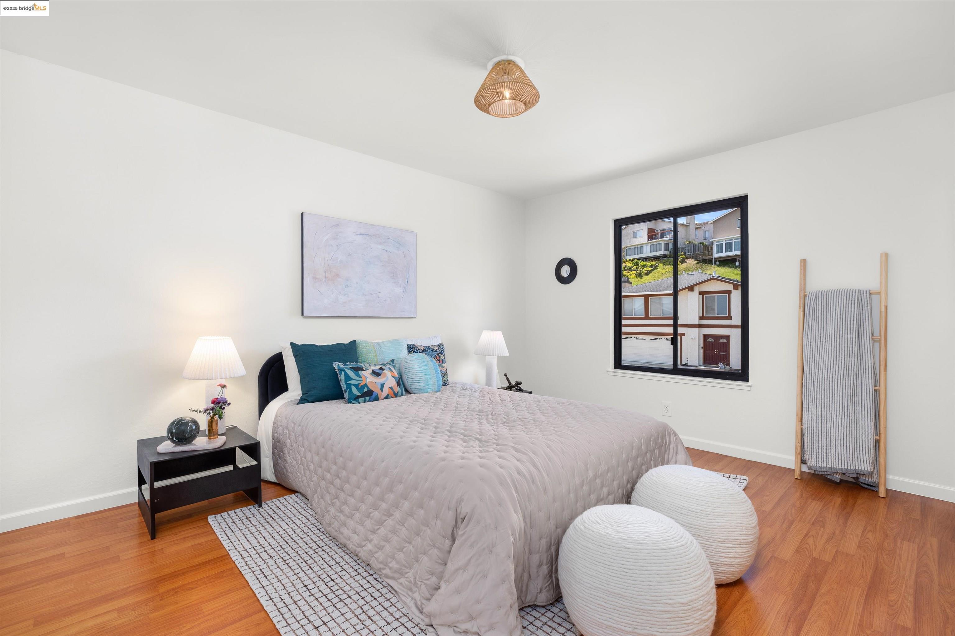 Detail Gallery Image 30 of 59 For 115 Valleyview Way, South San Francisco,  CA 94080 - 4 Beds | 2/1 Baths