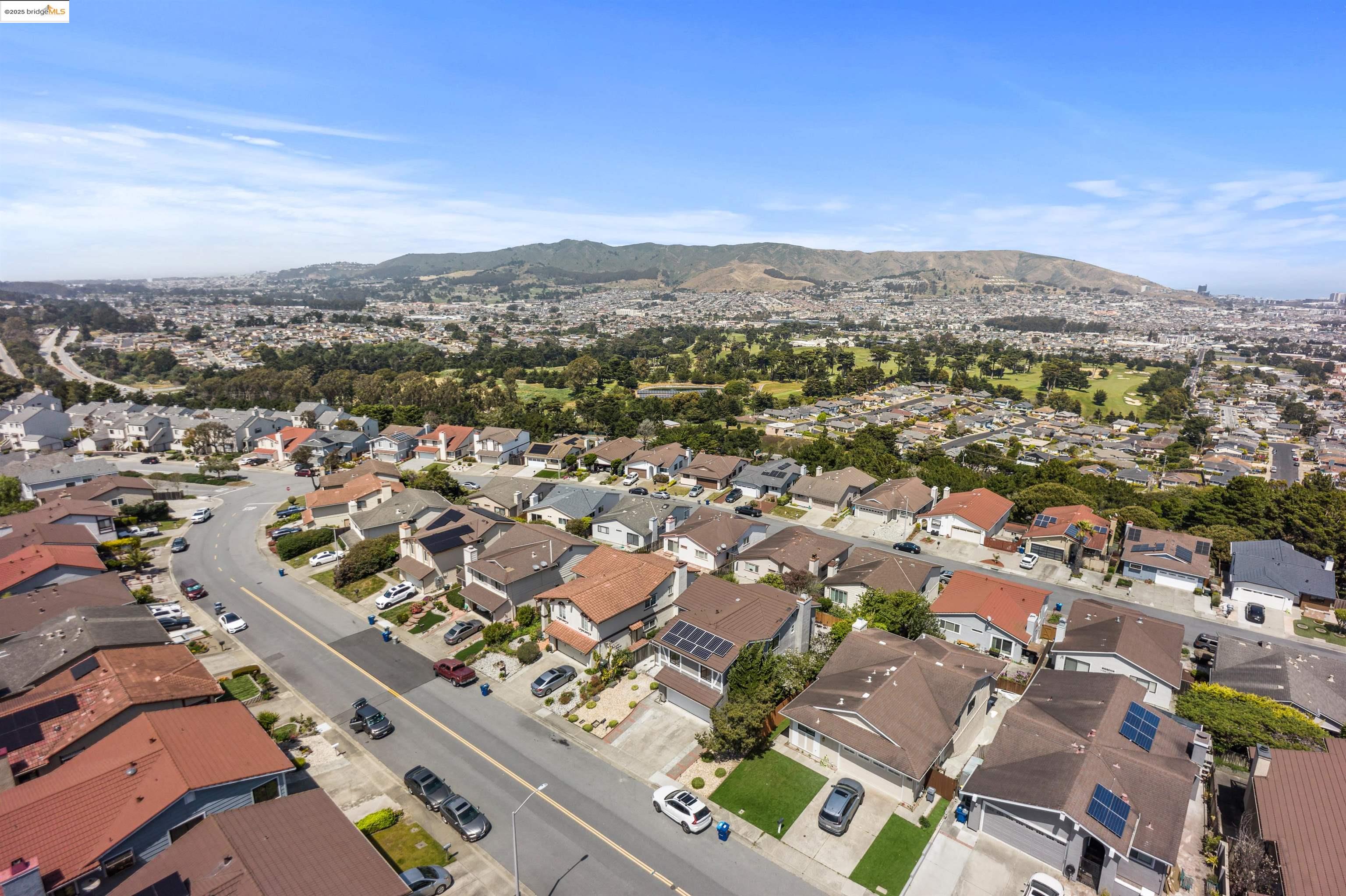Detail Gallery Image 38 of 59 For 115 Valleyview Way, South San Francisco,  CA 94080 - 4 Beds | 2/1 Baths