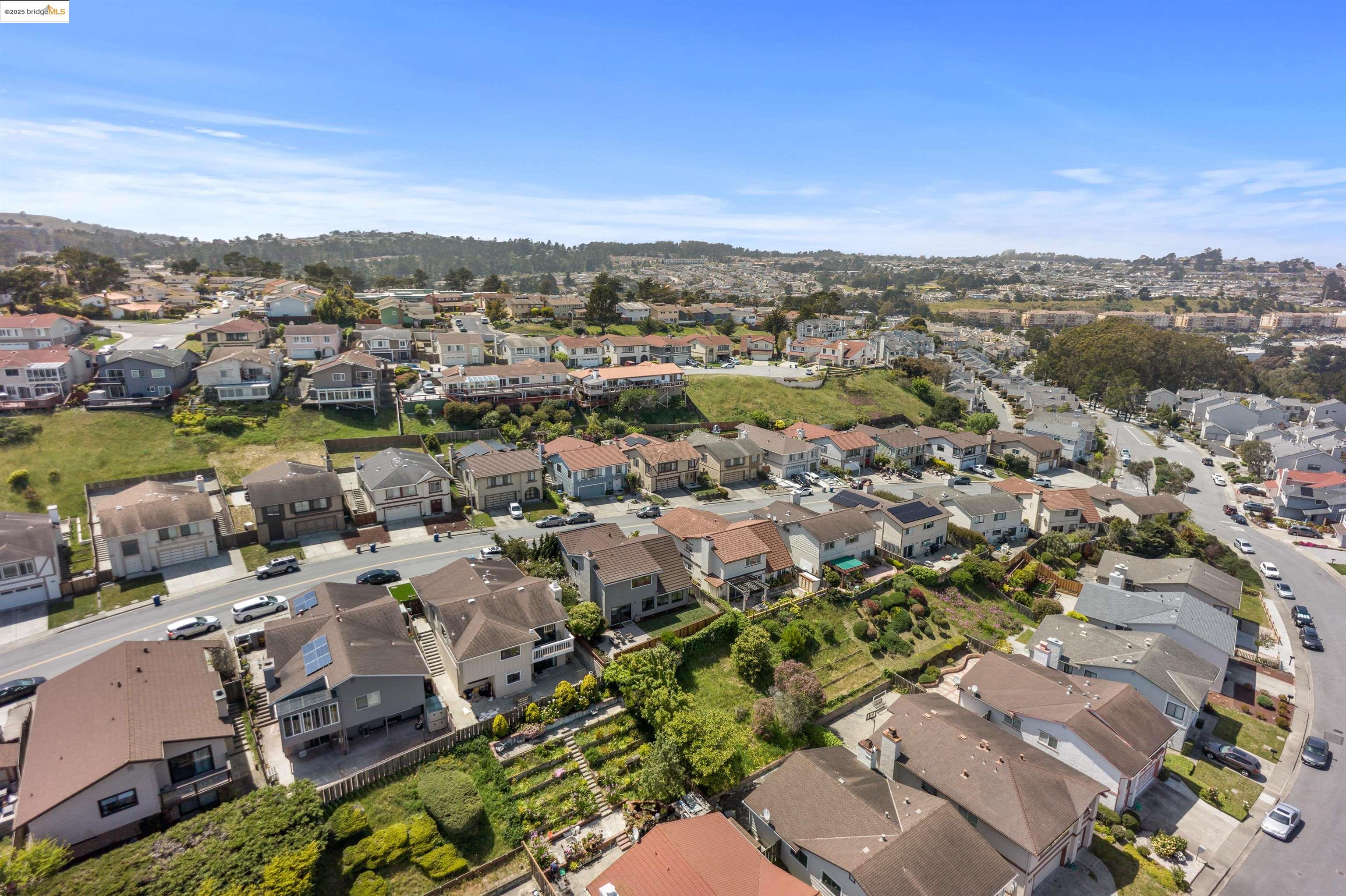 Detail Gallery Image 39 of 59 For 115 Valleyview Way, South San Francisco,  CA 94080 - 4 Beds | 2/1 Baths
