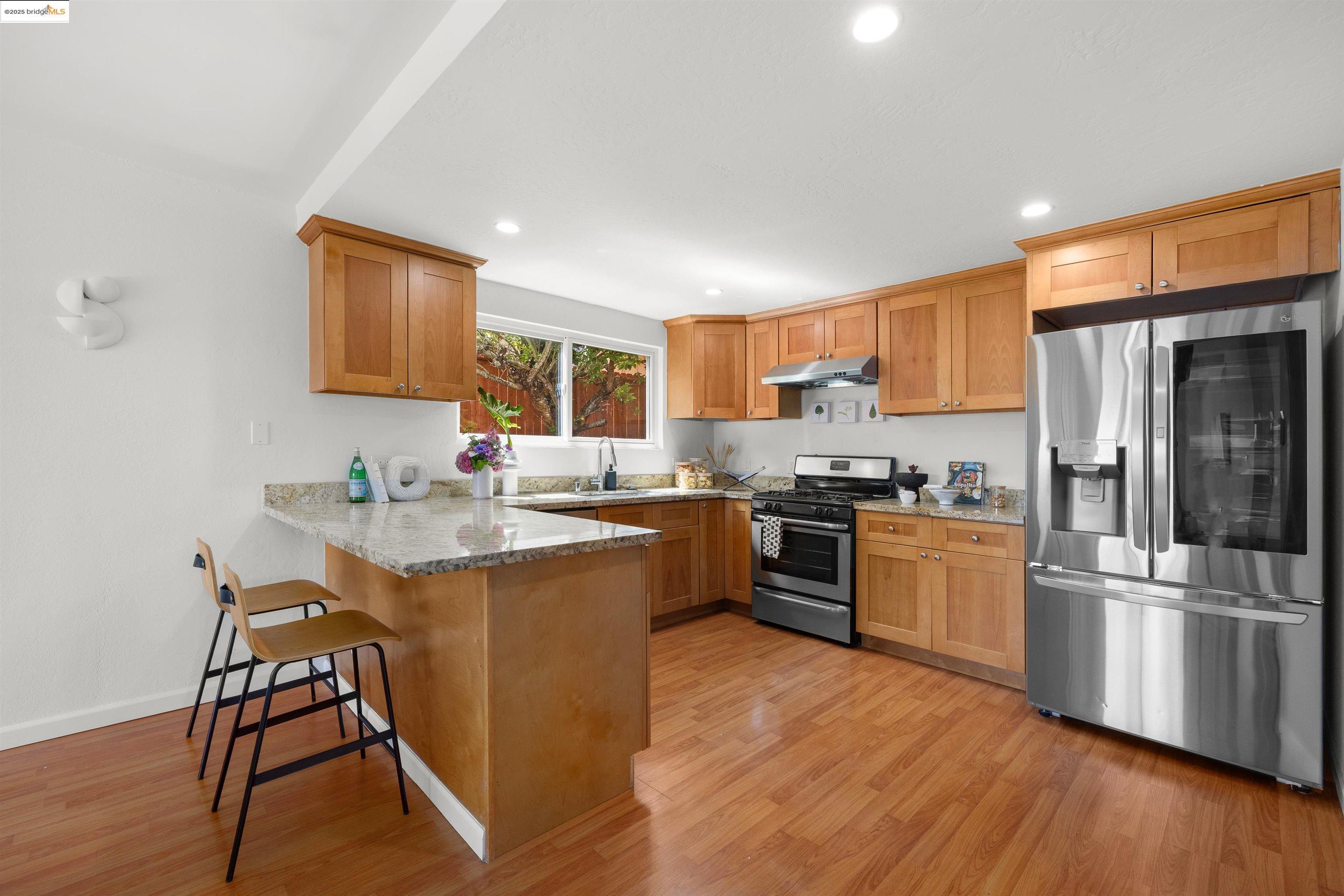 Detail Gallery Image 8 of 59 For 115 Valleyview Way, South San Francisco,  CA 94080 - 4 Beds | 2/1 Baths