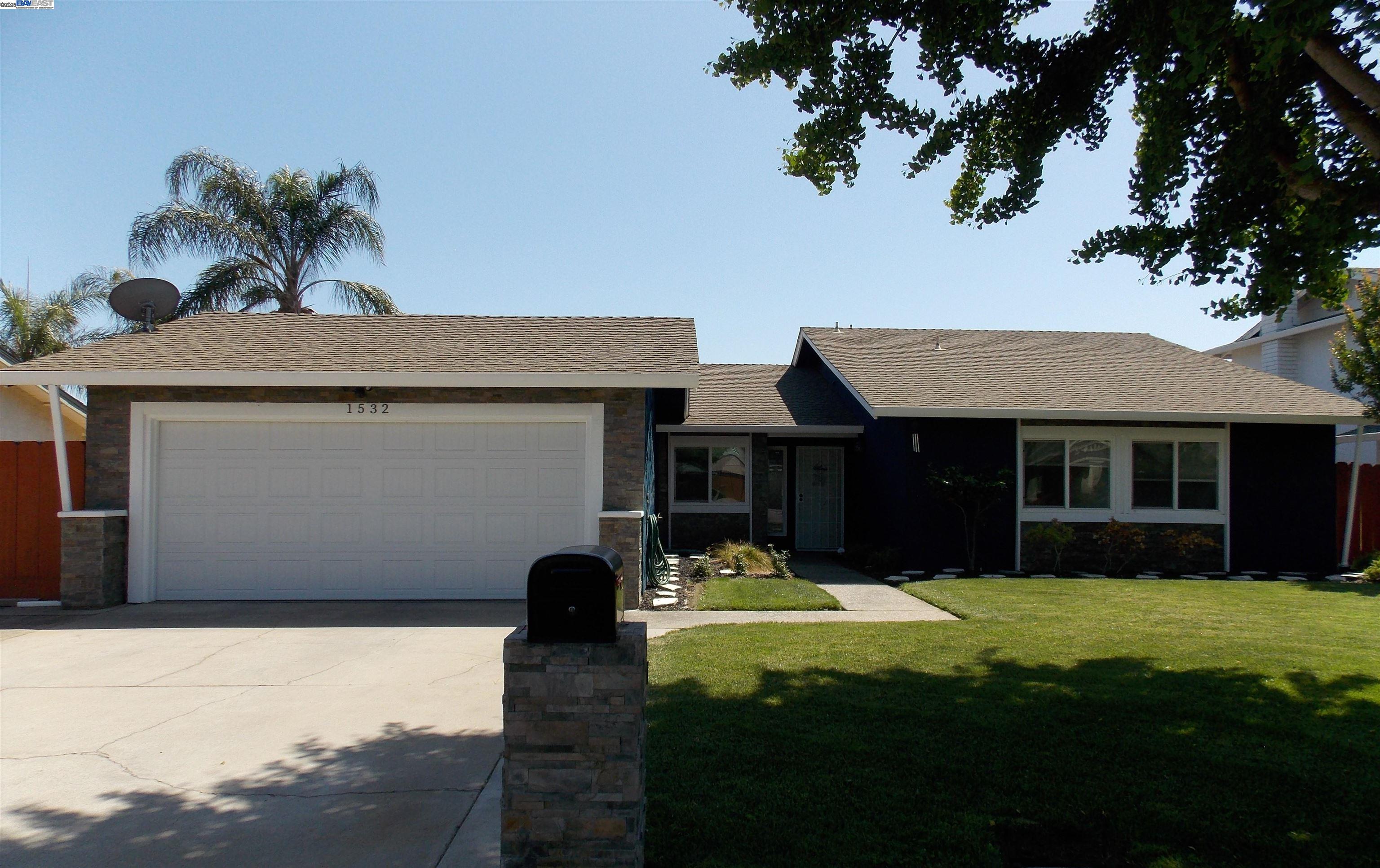Detail Gallery Image 1 of 19 For 1532 Mable Ave, Modesto,  CA 95355 - 4 Beds | 2 Baths