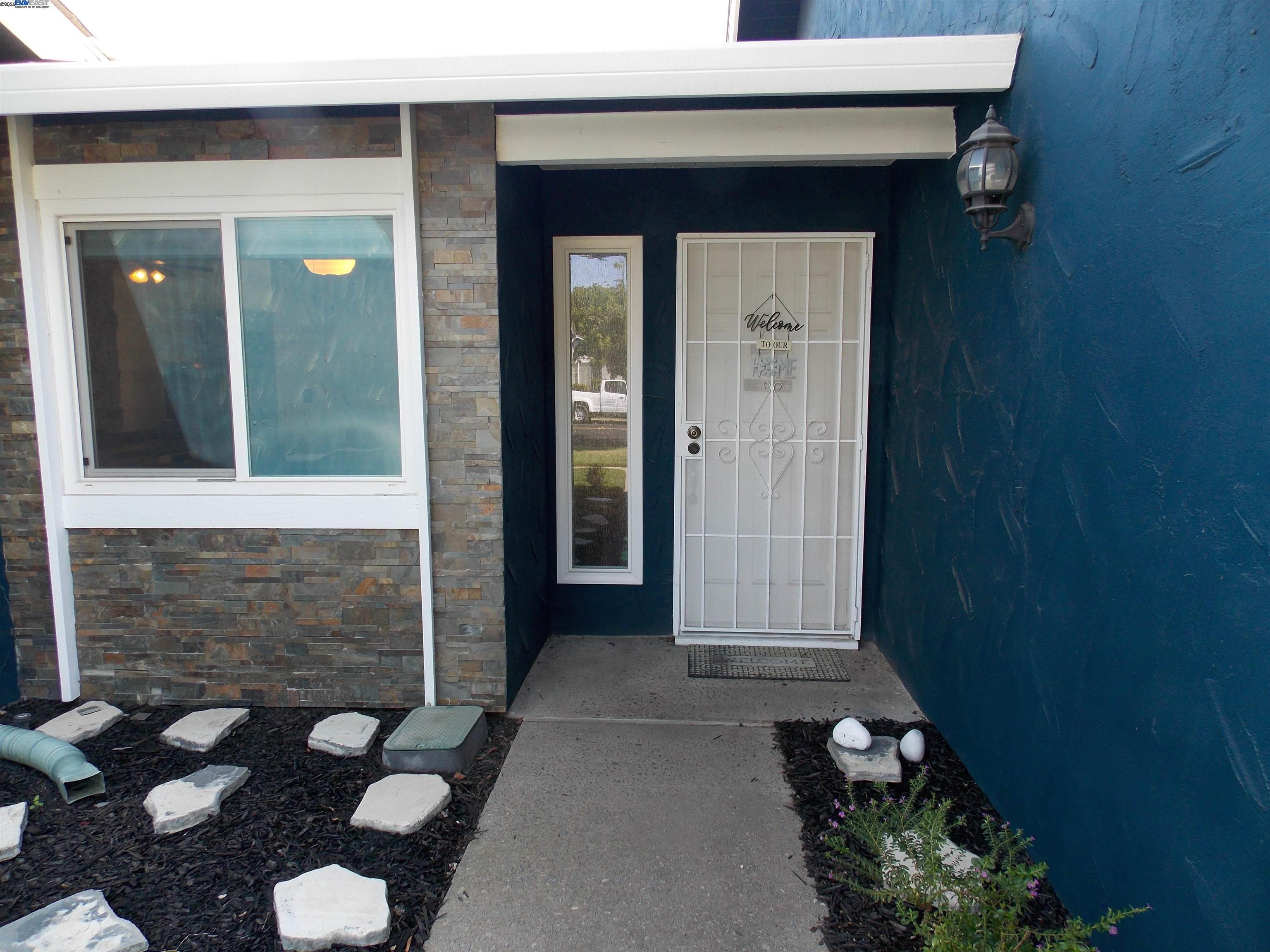 Detail Gallery Image 4 of 19 For 1532 Mable Ave, Modesto,  CA 95355 - 4 Beds | 2 Baths