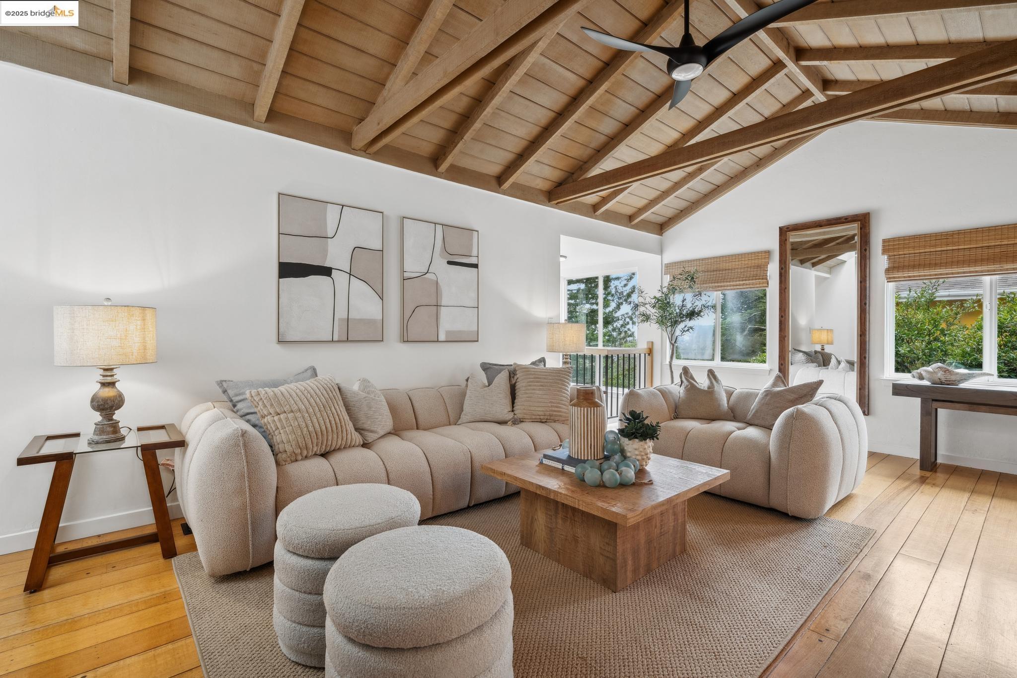 Detail Gallery Image 14 of 59 For 6951 Chambers Dr, Oakland,  CA 94611 - 6 Beds | 3 Baths