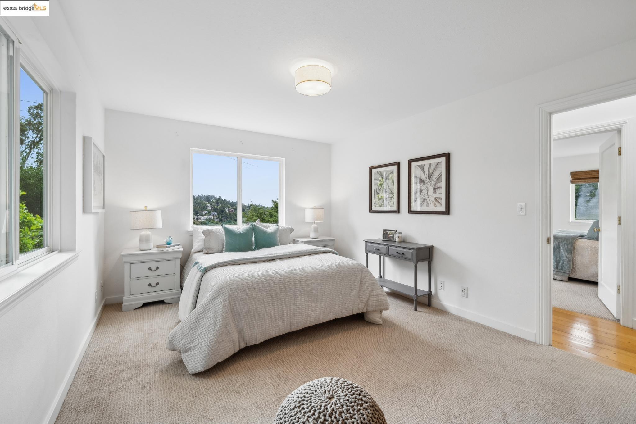 Detail Gallery Image 27 of 59 For 6951 Chambers Dr, Oakland,  CA 94611 - 6 Beds | 3 Baths