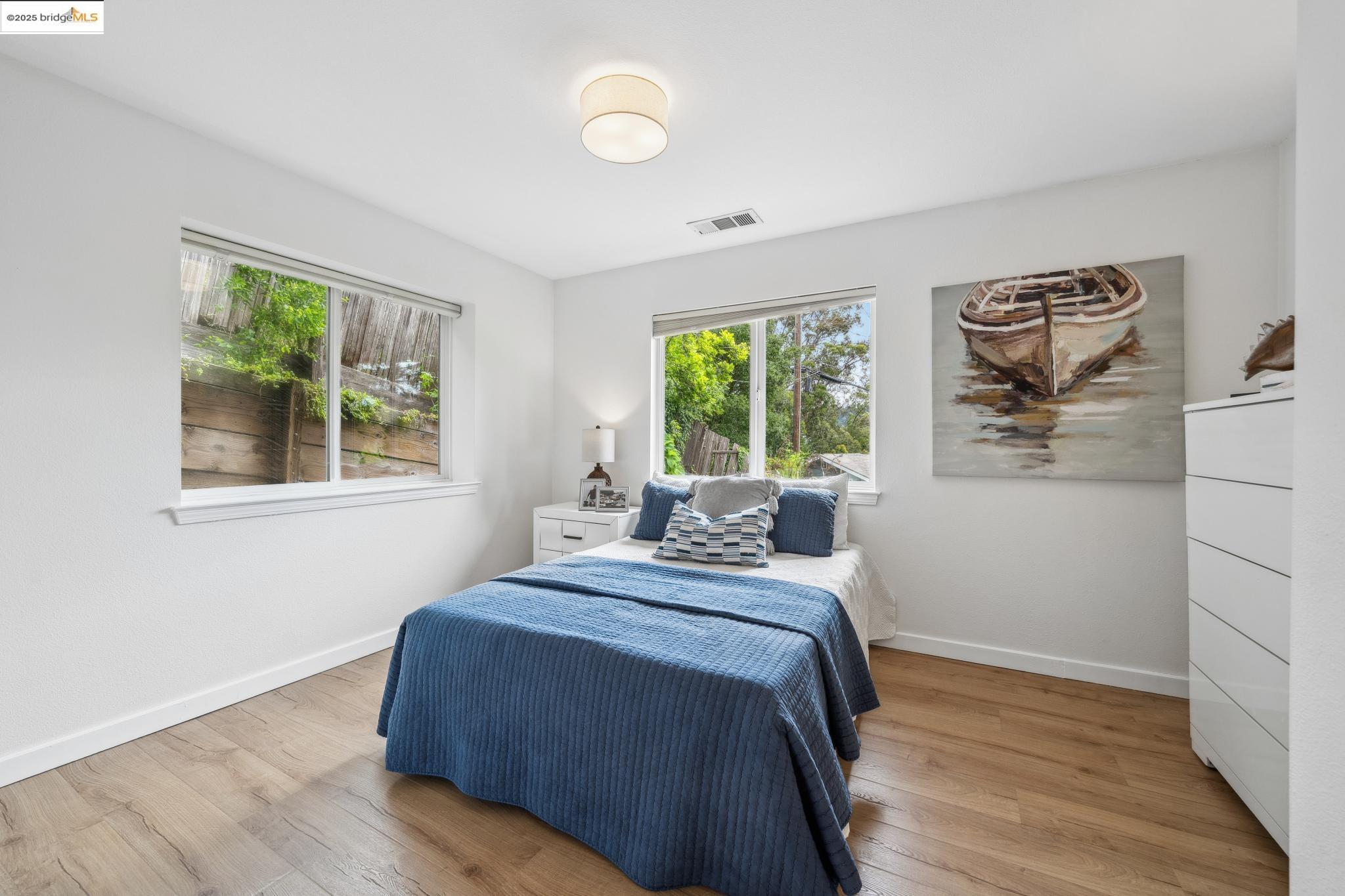 Detail Gallery Image 39 of 59 For 6951 Chambers Dr, Oakland,  CA 94611 - 6 Beds | 3 Baths