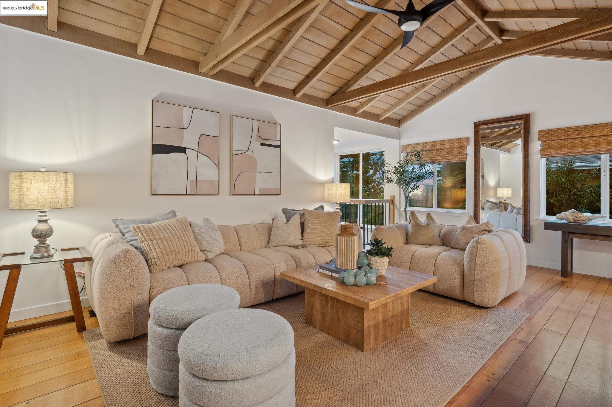 Detail Gallery Image 5 of 59 For 6951 Chambers Dr, Oakland,  CA 94611 - 6 Beds | 3 Baths