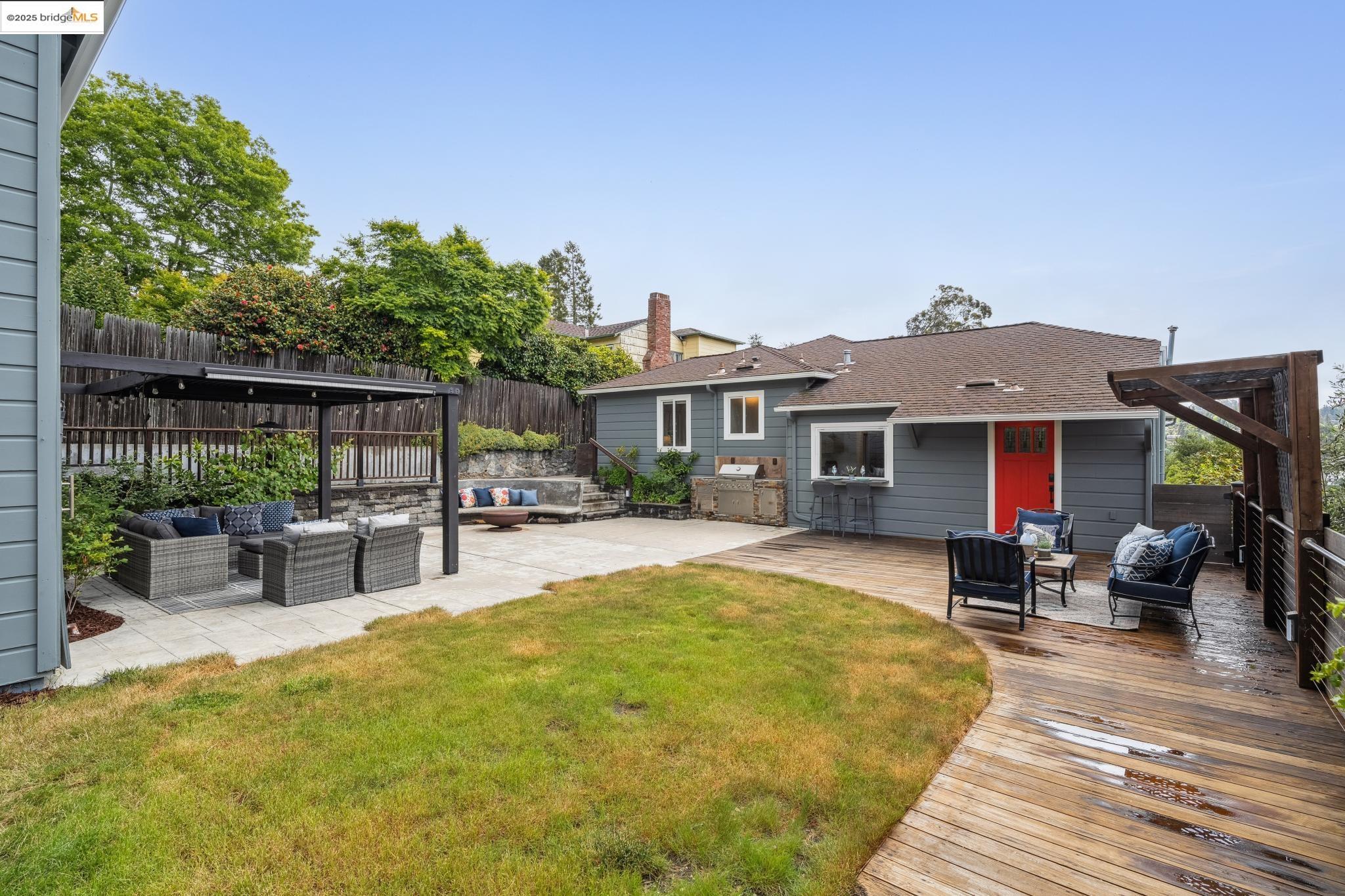 Detail Gallery Image 42 of 59 For 6951 Chambers Dr, Oakland,  CA 94611 - 6 Beds | 3 Baths