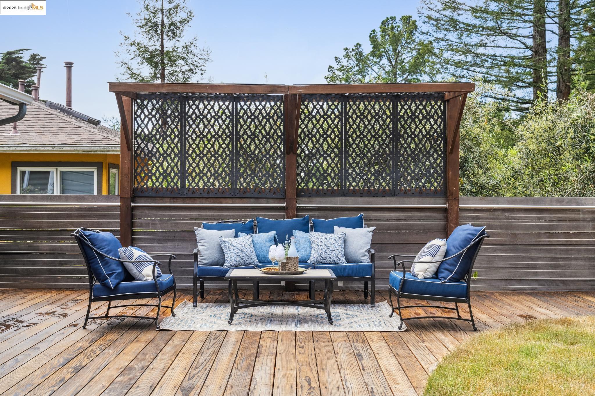 Detail Gallery Image 44 of 59 For 6951 Chambers Dr, Oakland,  CA 94611 - 6 Beds | 3 Baths