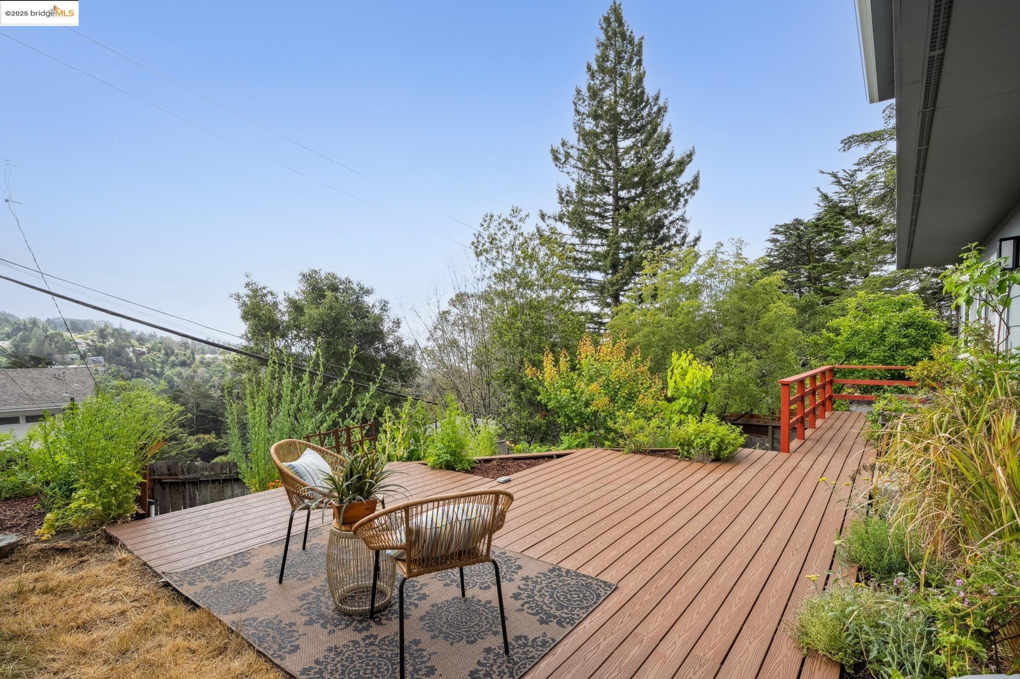 Detail Gallery Image 56 of 59 For 6951 Chambers Dr, Oakland,  CA 94611 - 6 Beds | 3 Baths