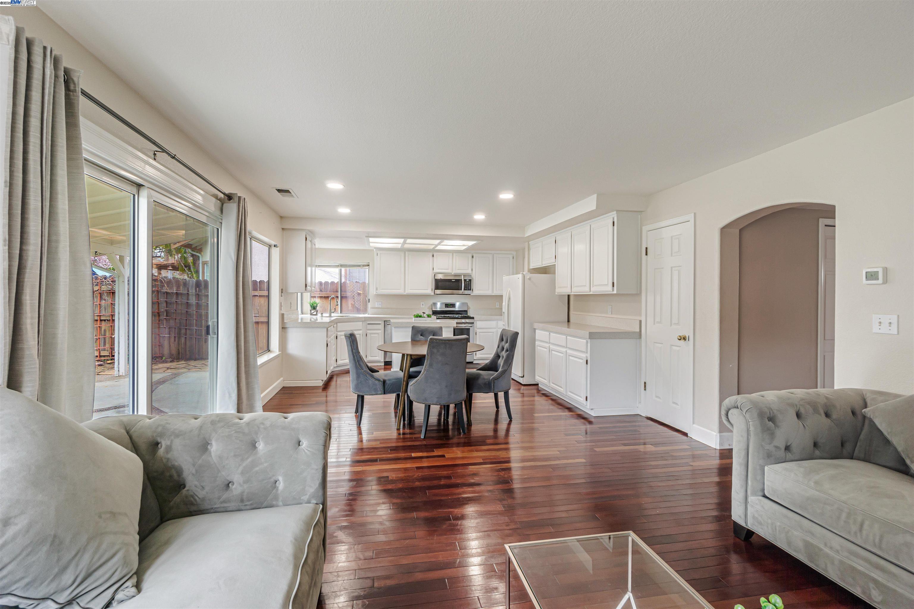 Detail Gallery Image 13 of 60 For 1060 Brookdale Dr, Brentwood,  CA 94513 - 4 Beds | 2/1 Baths