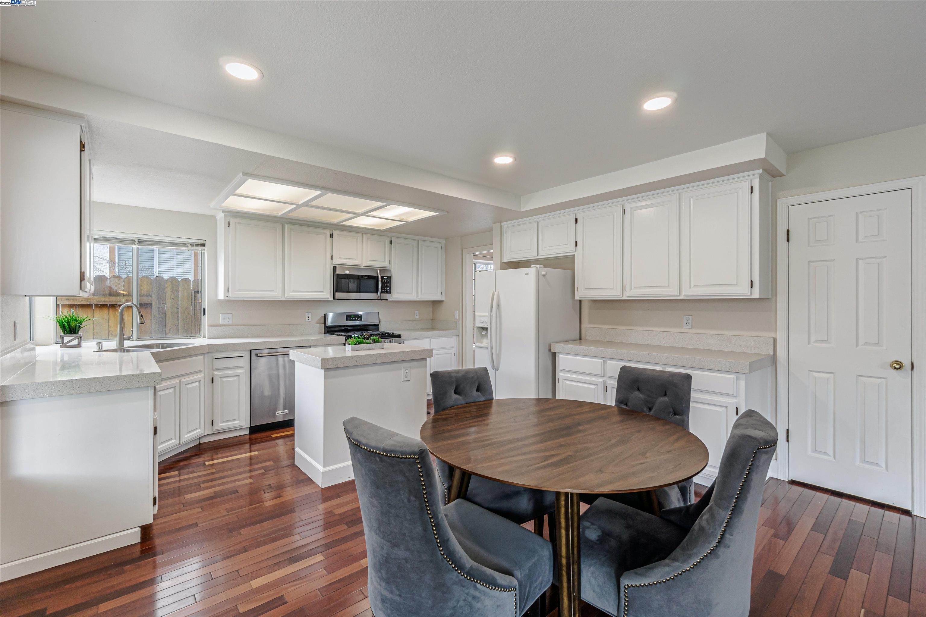 Detail Gallery Image 18 of 60 For 1060 Brookdale Dr, Brentwood,  CA 94513 - 4 Beds | 2/1 Baths