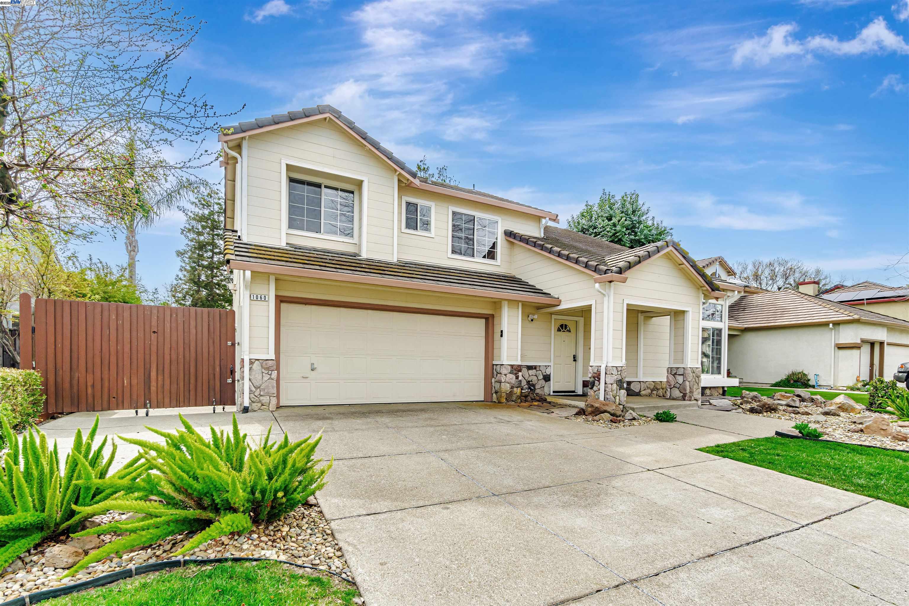 Detail Gallery Image 4 of 60 For 1060 Brookdale Dr, Brentwood,  CA 94513 - 4 Beds | 2/1 Baths