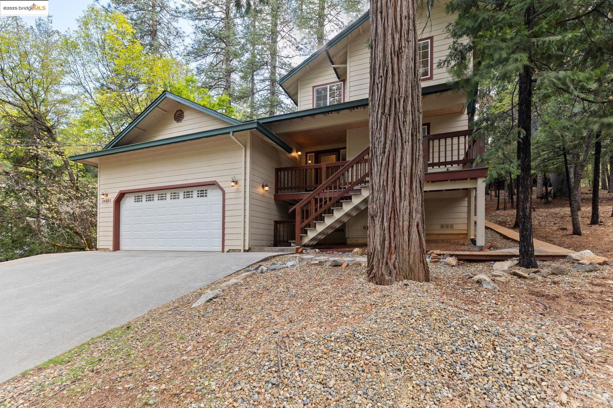 Detail Gallery Image 2 of 31 For 24092 Broken Bit Rd., Sonora,  CA 95370 - 3 Beds | 2/1 Baths