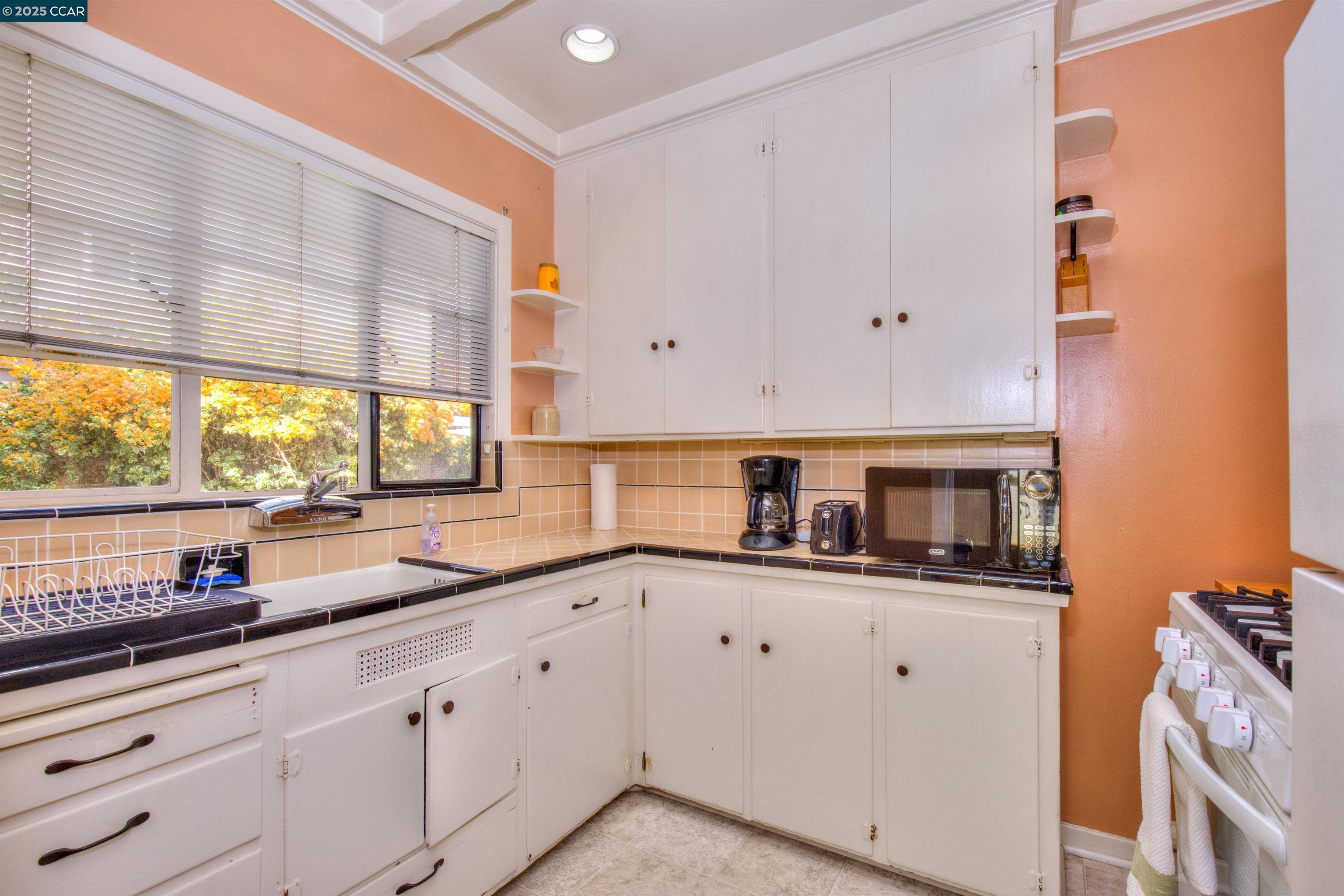 1679 Carmel Dr # 2, Walnut Creek, California 94596, 2 Bedrooms Bedrooms, 5 Rooms Rooms,1 BathroomBathrooms,Residential Lease,For Rent,1679 Carmel Dr # 2,41095981