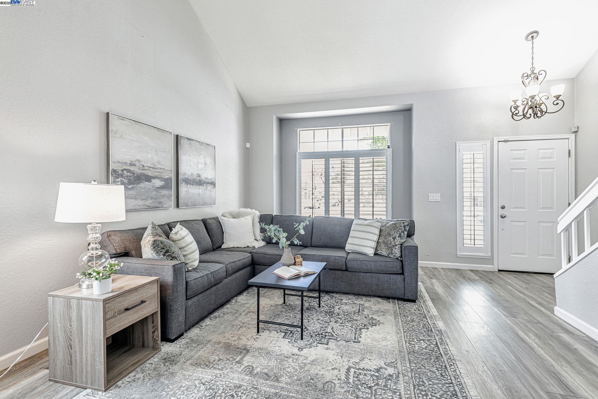 Detail Gallery Image 12 of 26 For 2610 Meadow Brook Ln, Tracy,  CA 95376 - 3 Beds | 2/1 Baths