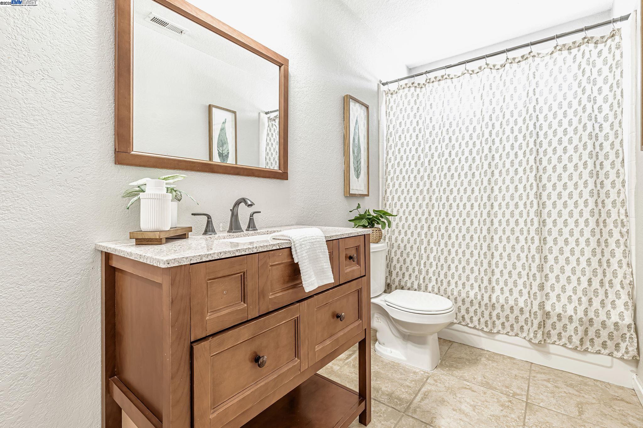 Detail Gallery Image 15 of 26 For 2610 Meadow Brook Ln, Tracy,  CA 95376 - 3 Beds | 2/1 Baths