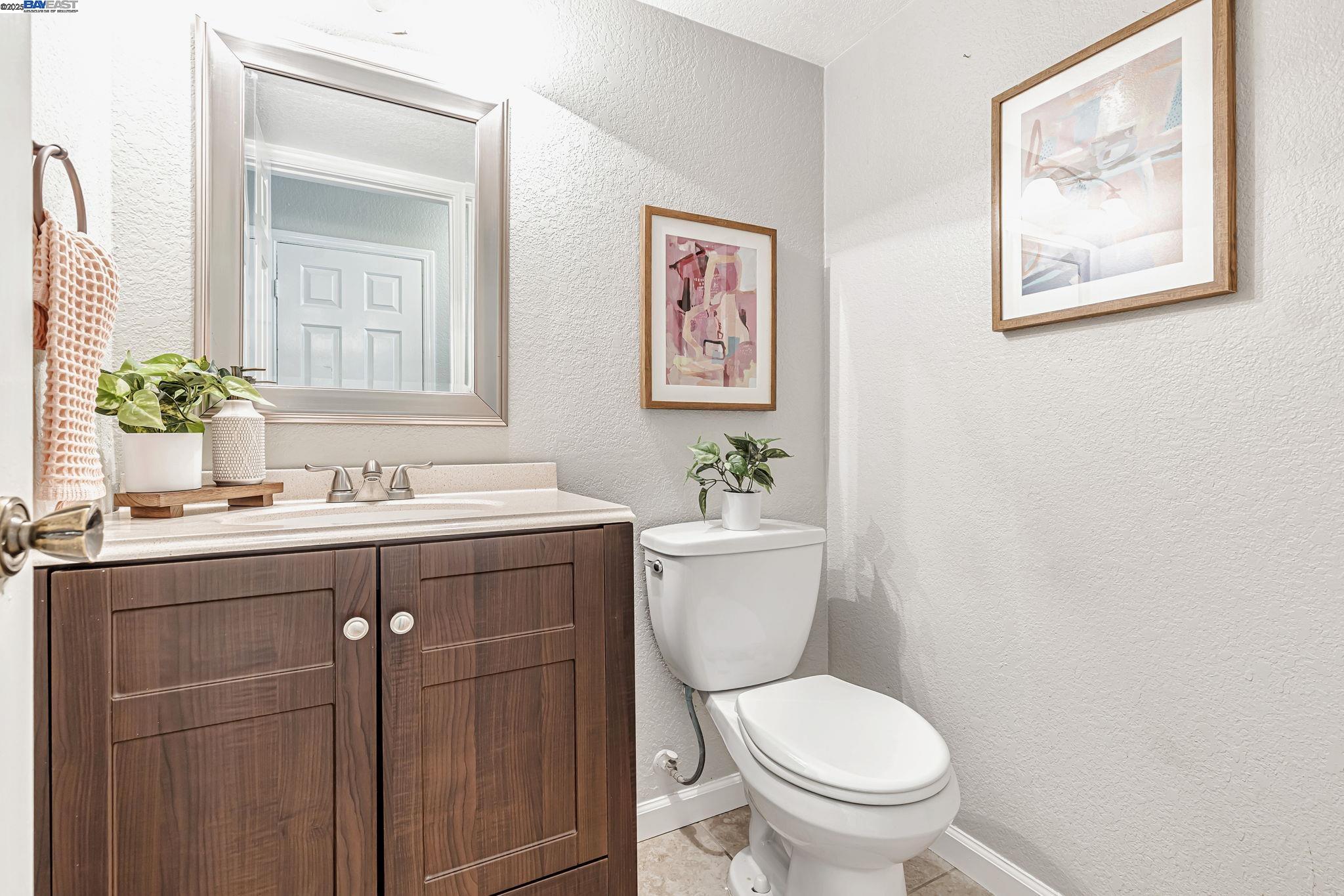 Detail Gallery Image 18 of 26 For 2610 Meadow Brook Ln, Tracy,  CA 95376 - 3 Beds | 2/1 Baths