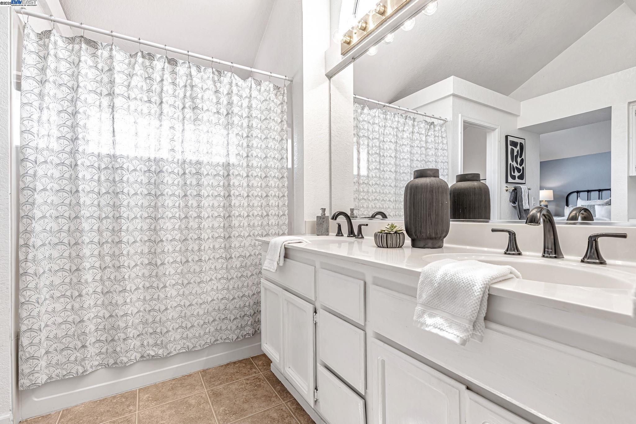 Detail Gallery Image 19 of 26 For 2610 Meadow Brook Ln, Tracy,  CA 95376 - 3 Beds | 2/1 Baths