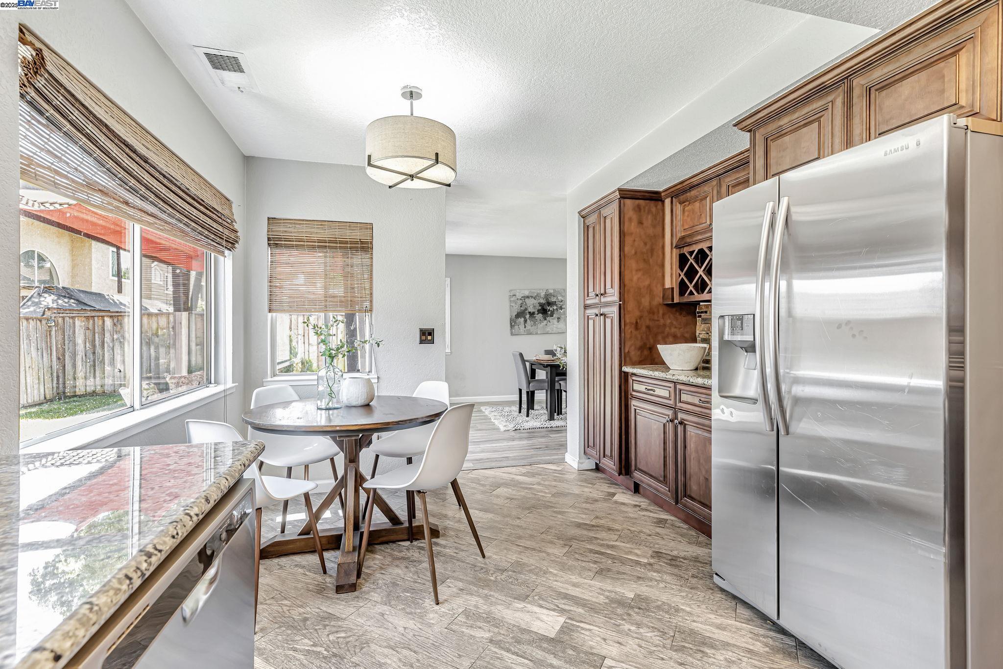 Detail Gallery Image 6 of 26 For 2610 Meadow Brook Ln, Tracy,  CA 95376 - 3 Beds | 2/1 Baths