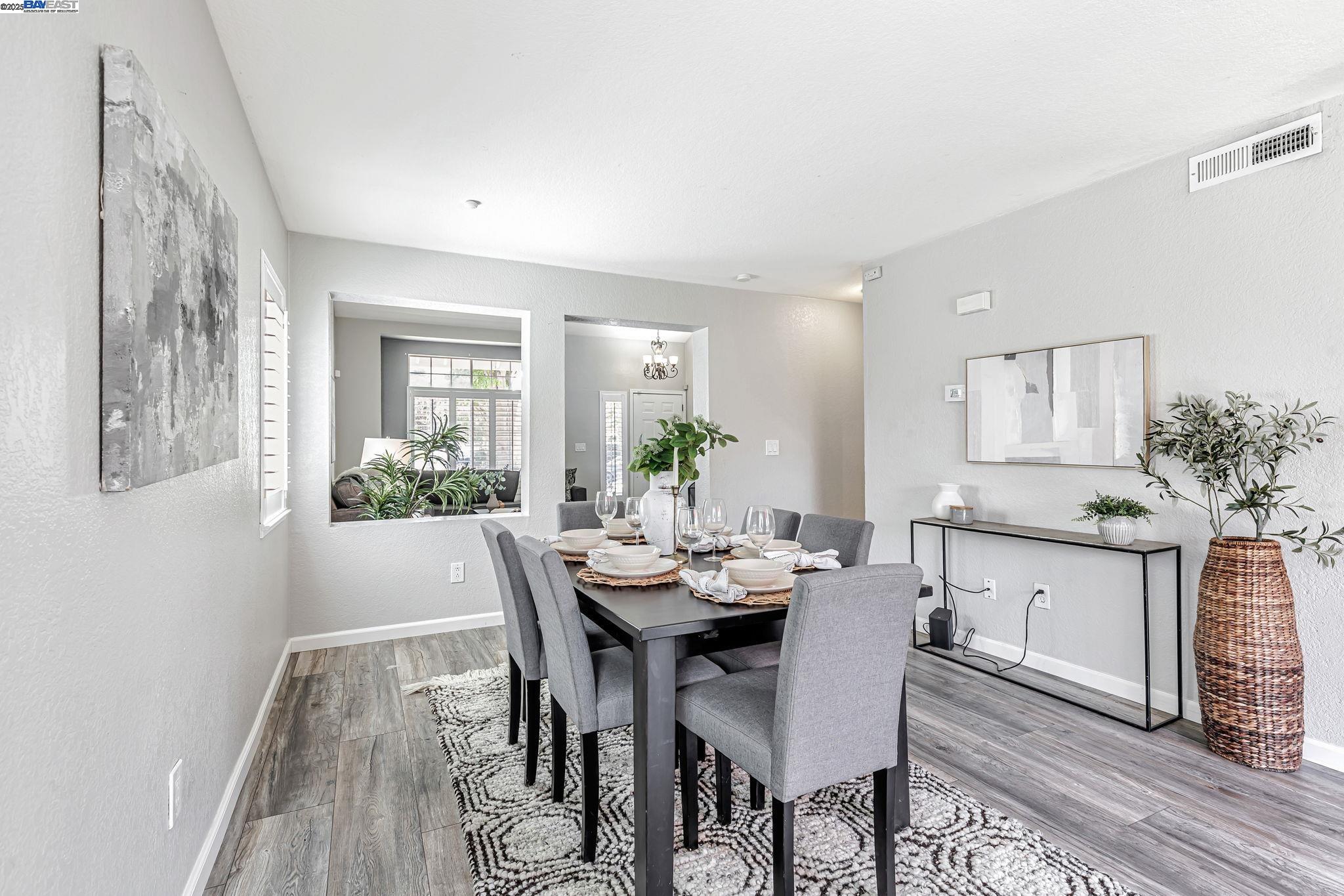 Detail Gallery Image 8 of 26 For 2610 Meadow Brook Ln, Tracy,  CA 95376 - 3 Beds | 2/1 Baths