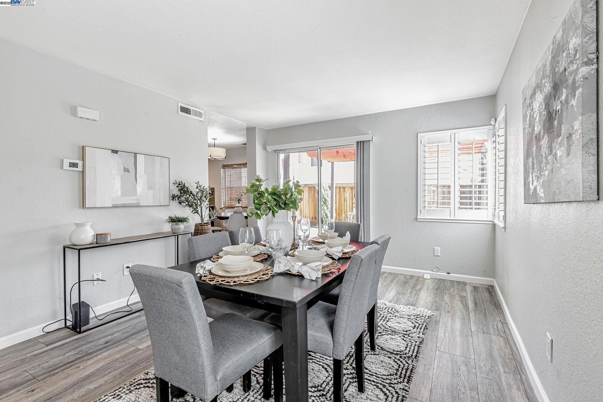 Detail Gallery Image 10 of 26 For 2610 Meadow Brook Ln, Tracy,  CA 95376 - 3 Beds | 2/1 Baths