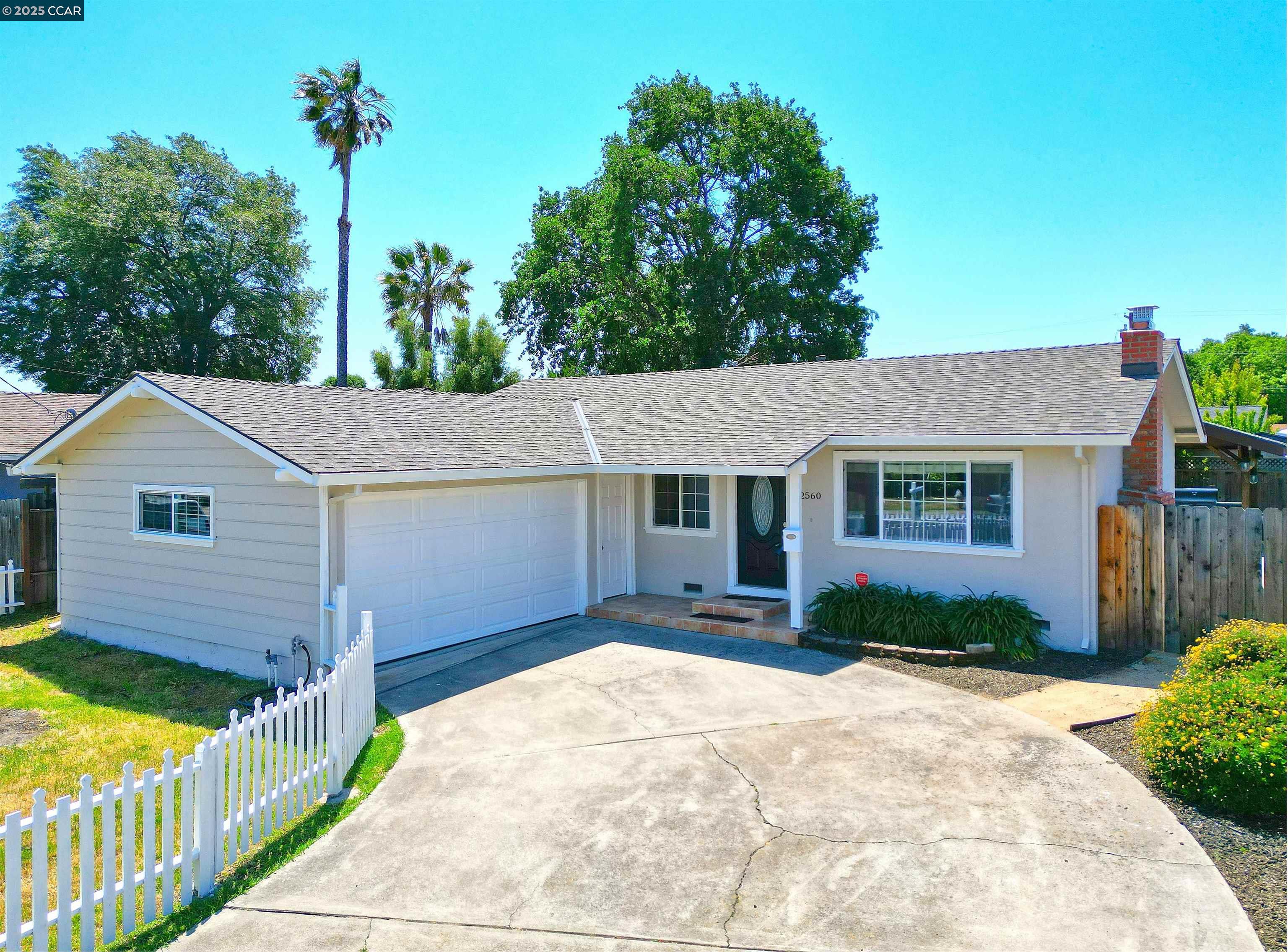 Detail Gallery Image 1 of 1 For 2560 Hamilton Ave, Concord,  CA 94519 - 3 Beds | 2 Baths