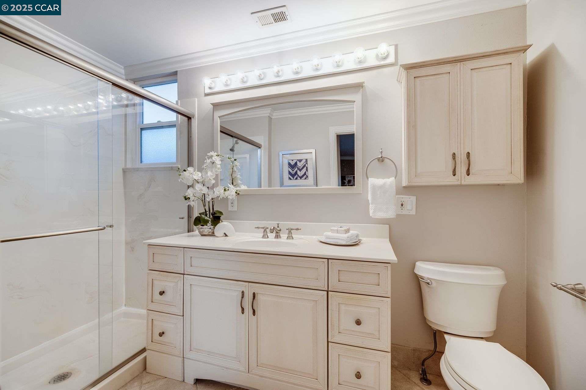 Detail Gallery Image 18 of 30 For 2560 Hamilton Ave, Concord,  CA 94519 - 3 Beds | 2 Baths