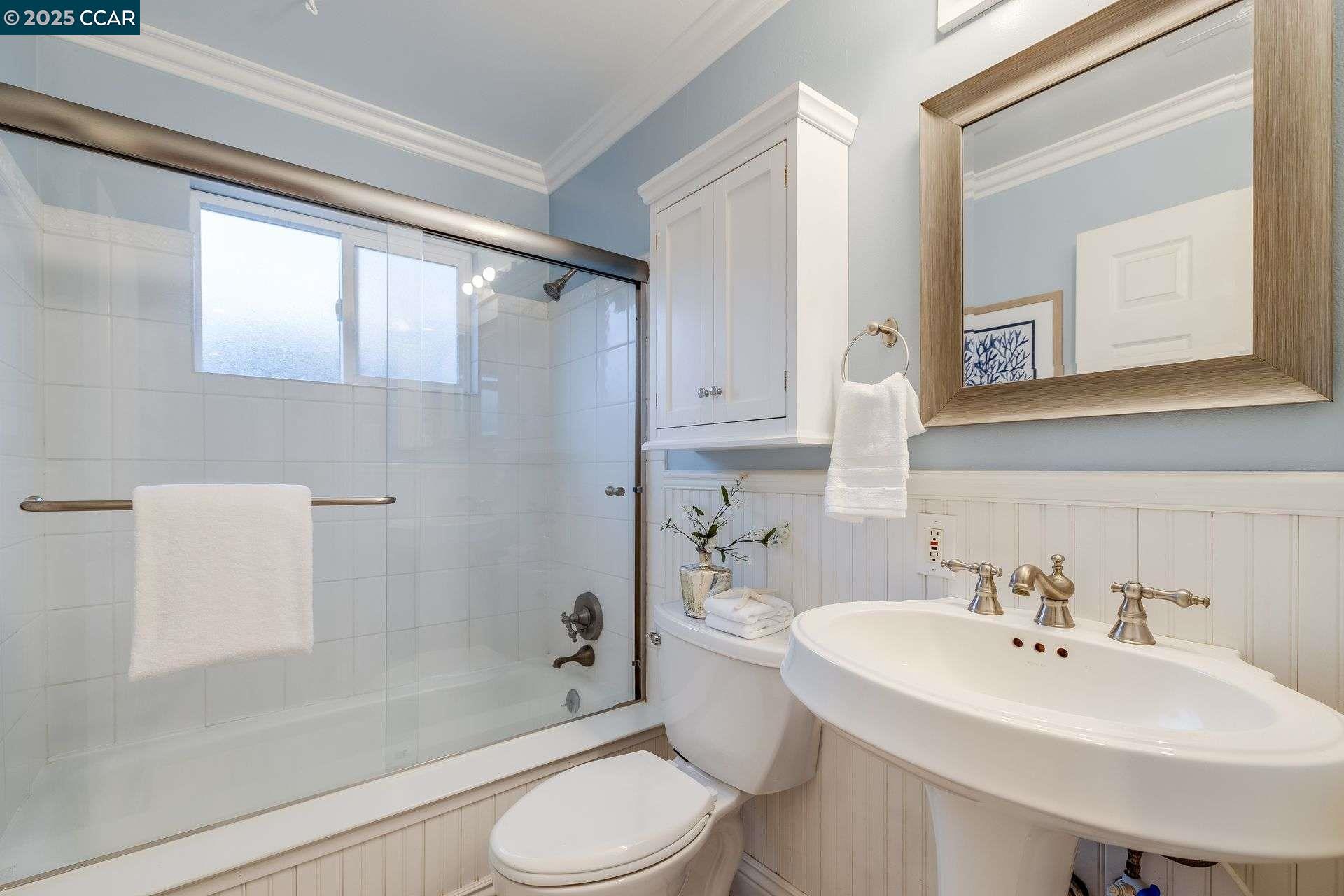 Detail Gallery Image 20 of 30 For 2560 Hamilton Ave, Concord,  CA 94519 - 3 Beds | 2 Baths