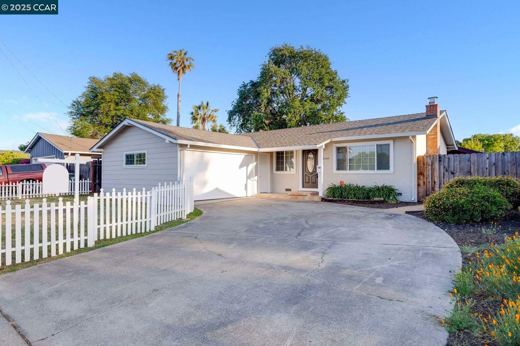 Detail Gallery Image 3 of 30 For 2560 Hamilton Ave, Concord,  CA 94519 - 3 Beds | 2 Baths