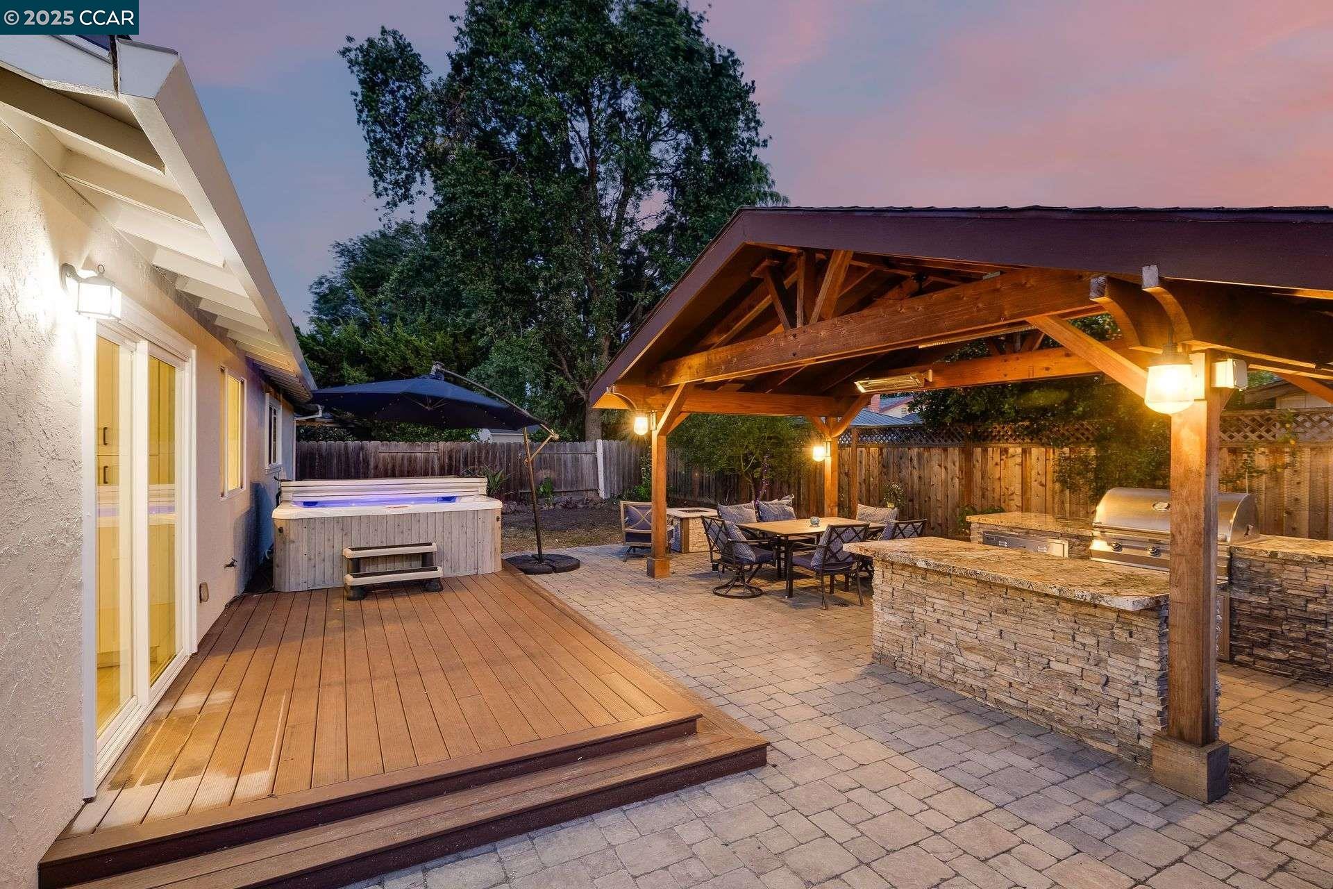 Detail Gallery Image 21 of 30 For 2560 Hamilton Ave, Concord,  CA 94519 - 3 Beds | 2 Baths