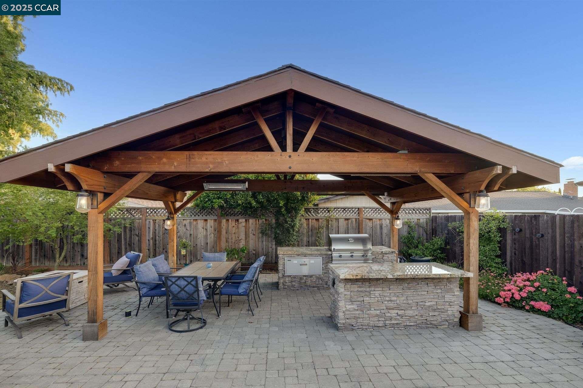 Detail Gallery Image 24 of 30 For 2560 Hamilton Ave, Concord,  CA 94519 - 3 Beds | 2 Baths