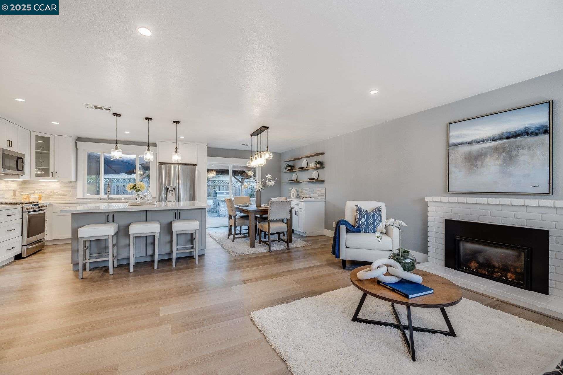 Detail Gallery Image 6 of 30 For 2560 Hamilton Ave, Concord,  CA 94519 - 3 Beds | 2 Baths