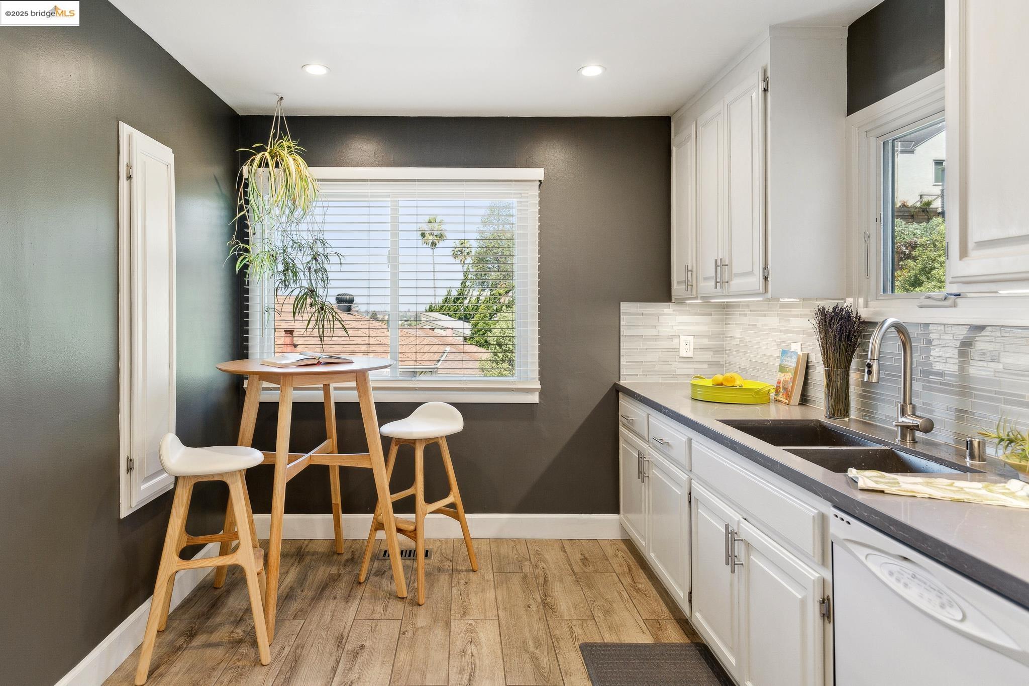 Detail Gallery Image 14 of 27 For 4634 Camden St, Oakland,  CA 94619 - 2 Beds | 1 Baths