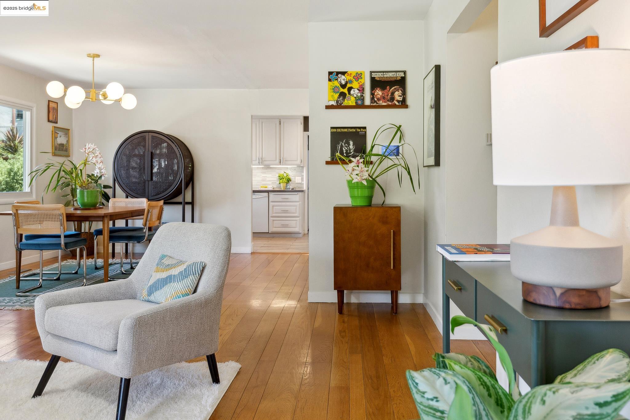 Detail Gallery Image 9 of 27 For 4634 Camden St, Oakland,  CA 94619 - 2 Beds | 1 Baths