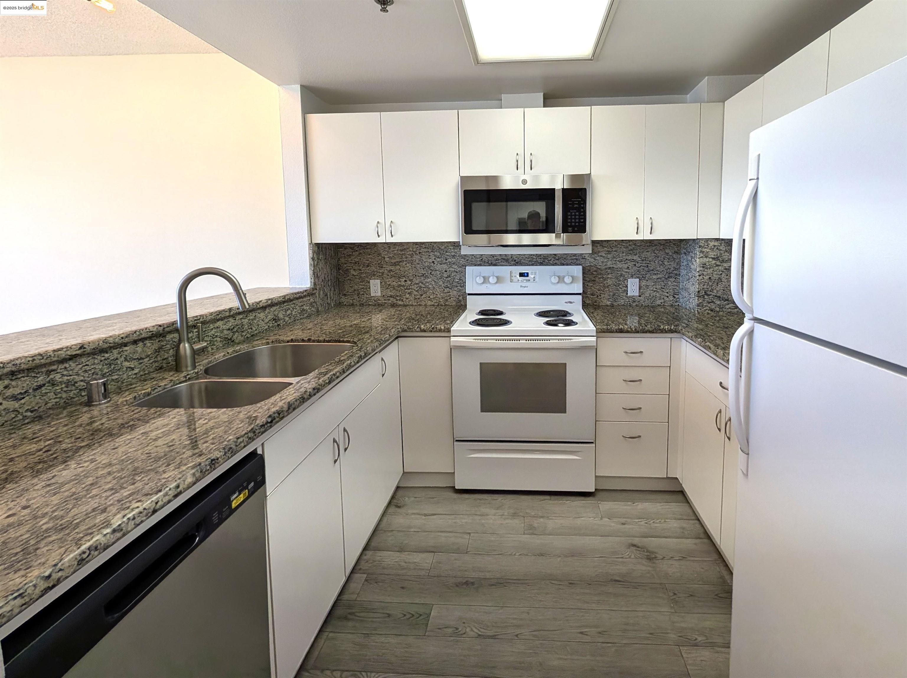 Detail Gallery Image 24 of 28 For 988 Franklin St #627,  Oakland,  CA 94607 - 1 Beds | 1 Baths