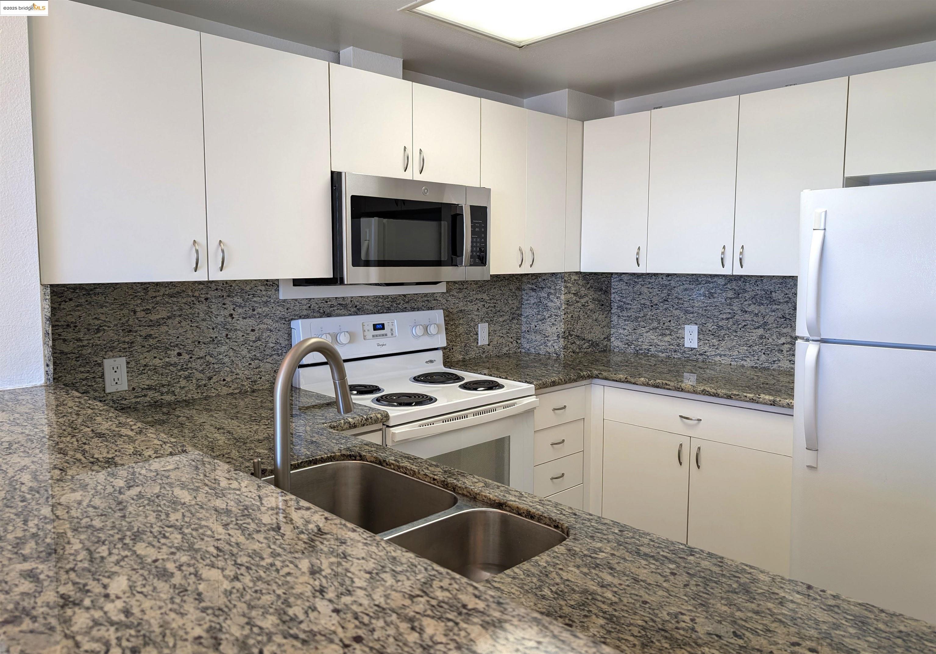 Detail Gallery Image 25 of 28 For 988 Franklin St #627,  Oakland,  CA 94607 - 1 Beds | 1 Baths
