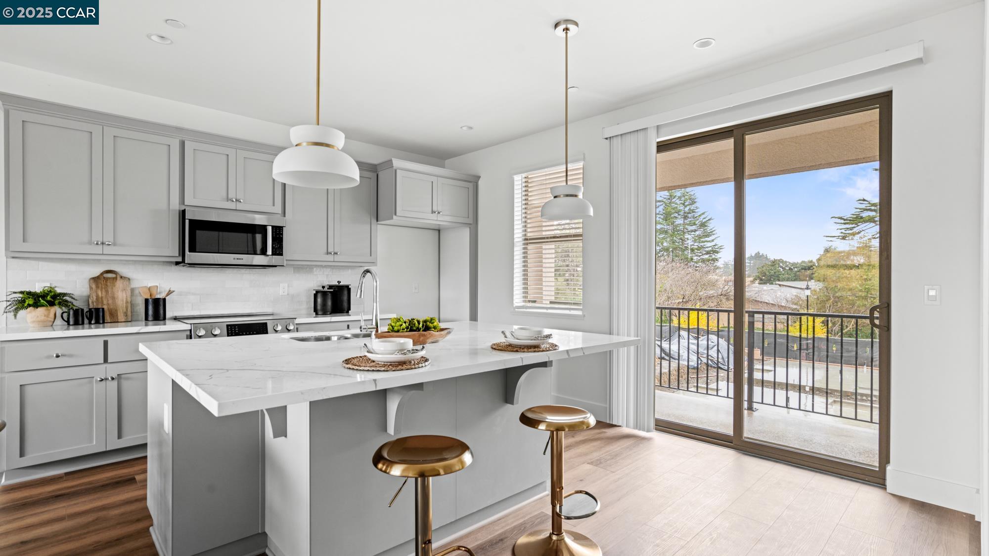 Detail Gallery Image 9 of 32 For 2814 Chattleton Lane, San Pablo,  CA 94806 - 3 Beds | 2/2 Baths