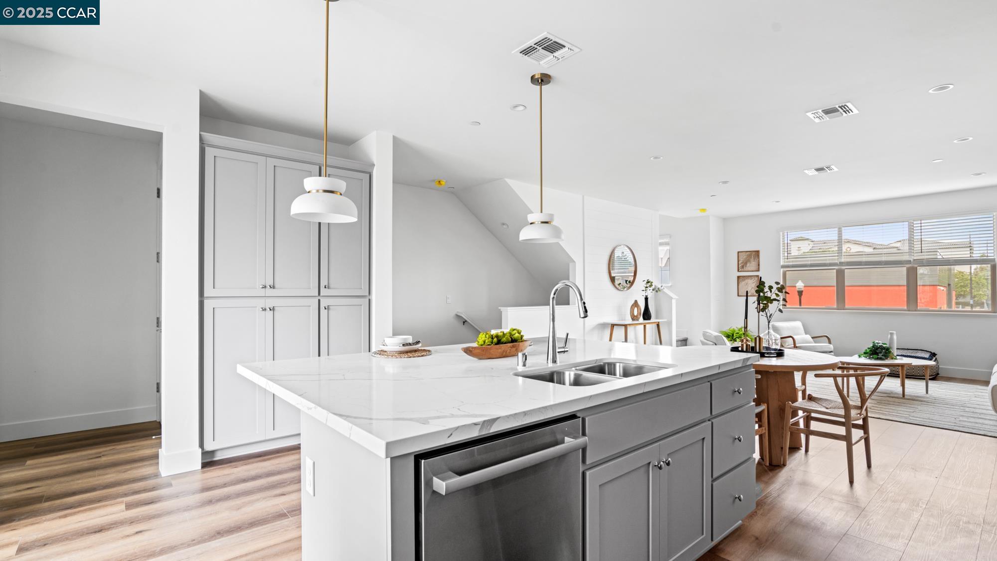 Detail Gallery Image 11 of 32 For 2814 Chattleton Lane, San Pablo,  CA 94806 - 3 Beds | 2/2 Baths