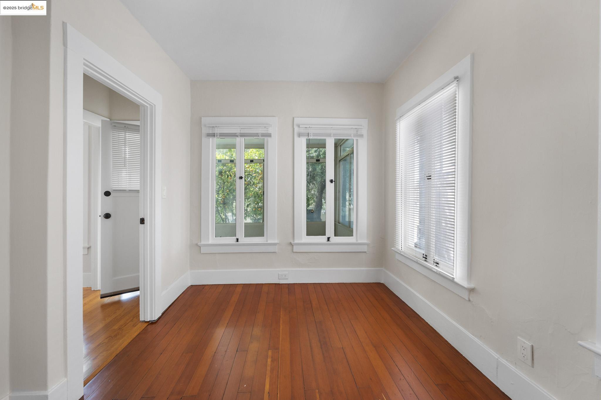 Detail Gallery Image 12 of 45 For 271 38th St, Oakland,  CA 94611 - – Beds | – Baths