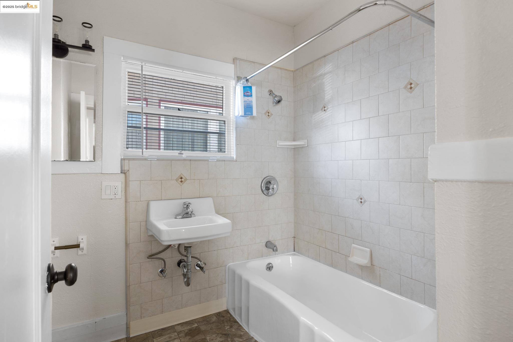 Detail Gallery Image 14 of 45 For 271 38th St, Oakland,  CA 94611 - – Beds | – Baths