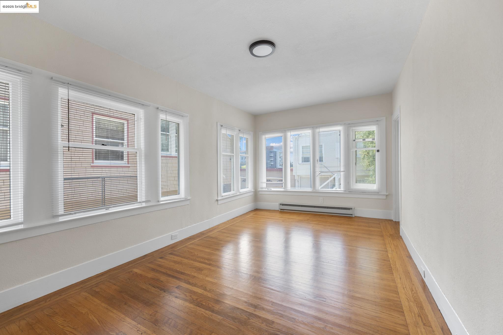 Detail Gallery Image 17 of 45 For 271 38th St, Oakland,  CA 94611 - – Beds | – Baths
