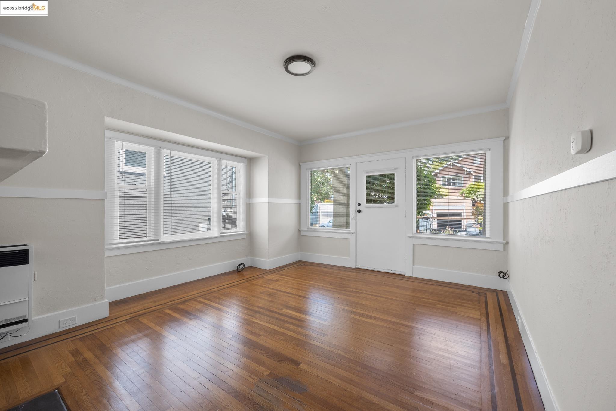 Detail Gallery Image 9 of 45 For 271 38th St, Oakland,  CA 94611 - – Beds | – Baths