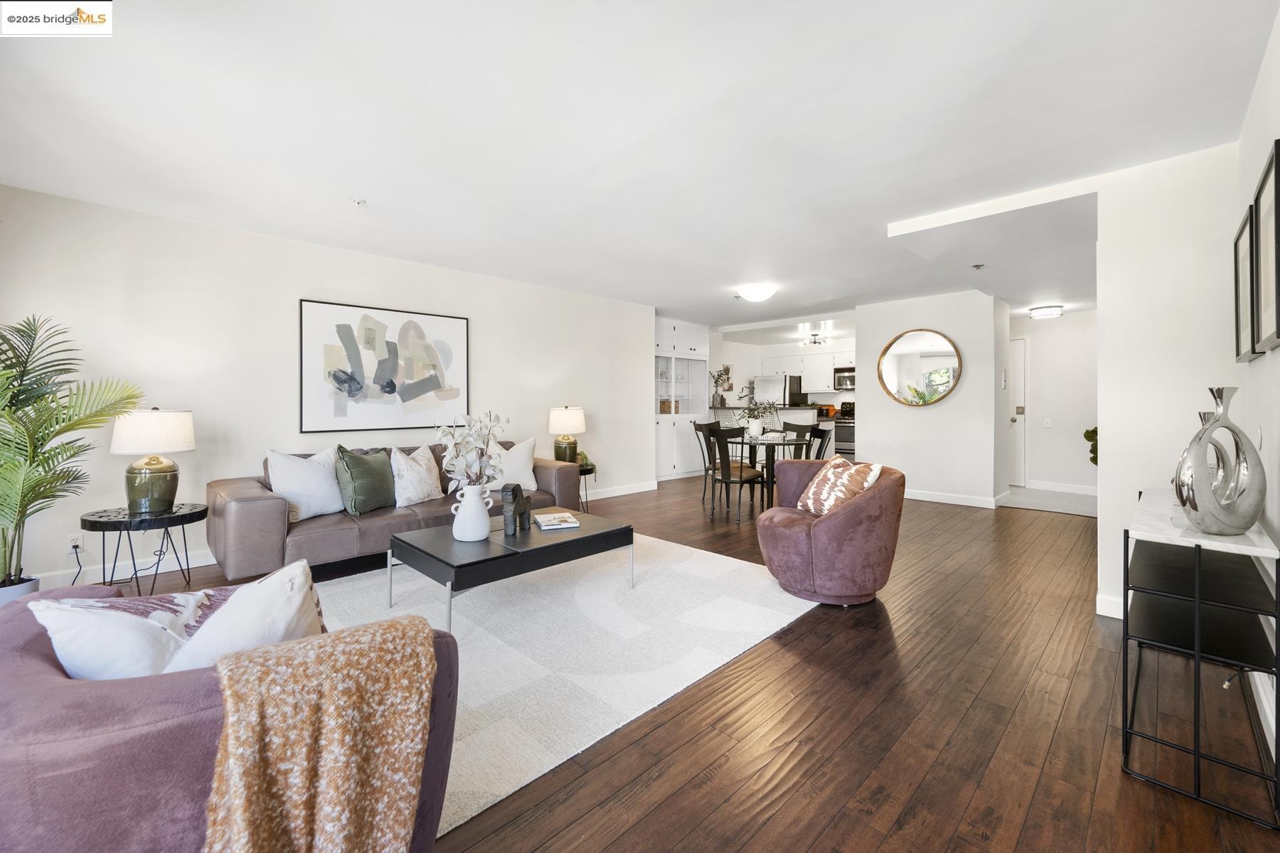 Detail Gallery Image 14 of 46 For 5405 Carlton St #203,  Oakland,  CA 94618 - 2 Beds | 2 Baths