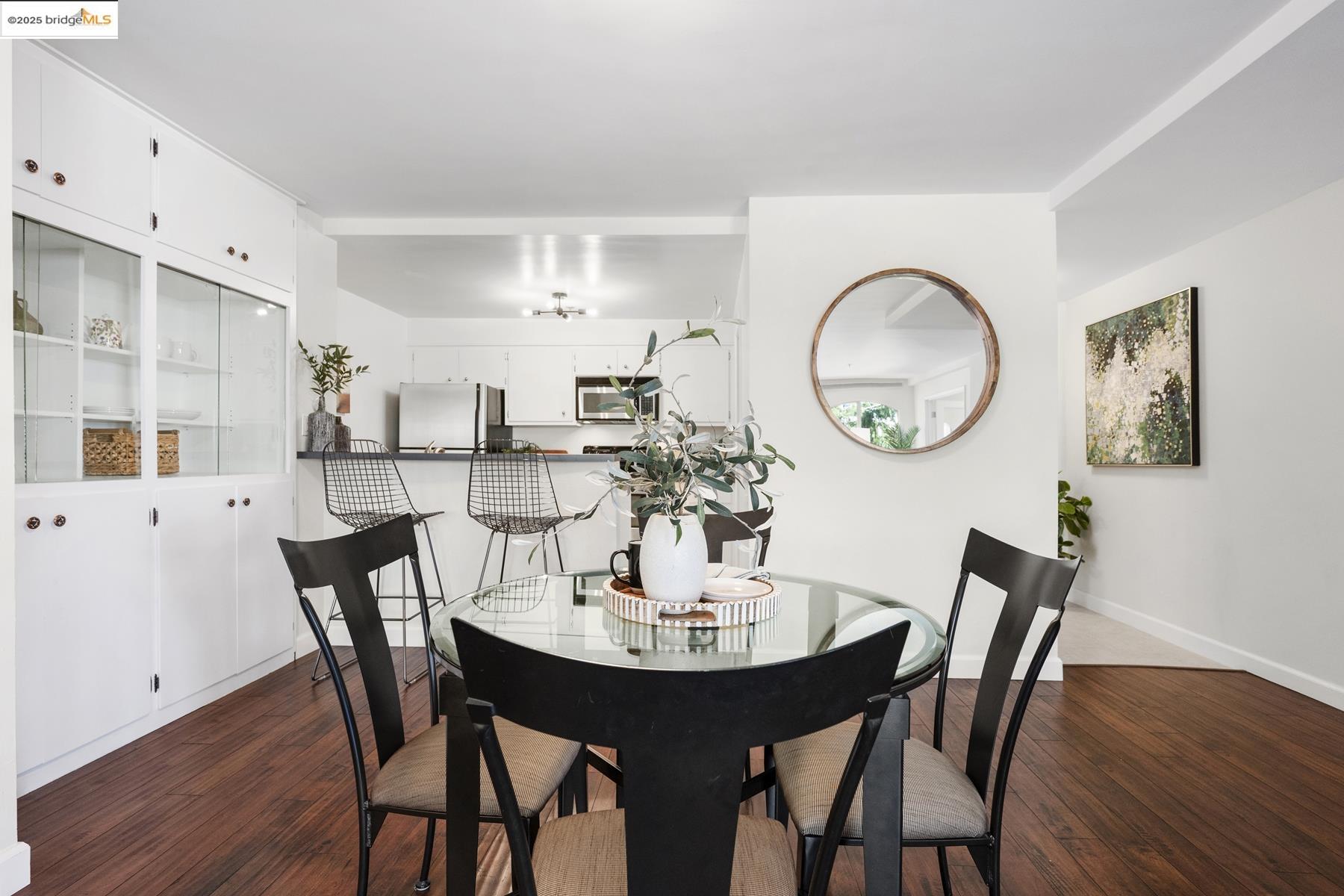 Detail Gallery Image 16 of 46 For 5405 Carlton St #203,  Oakland,  CA 94618 - 2 Beds | 2 Baths