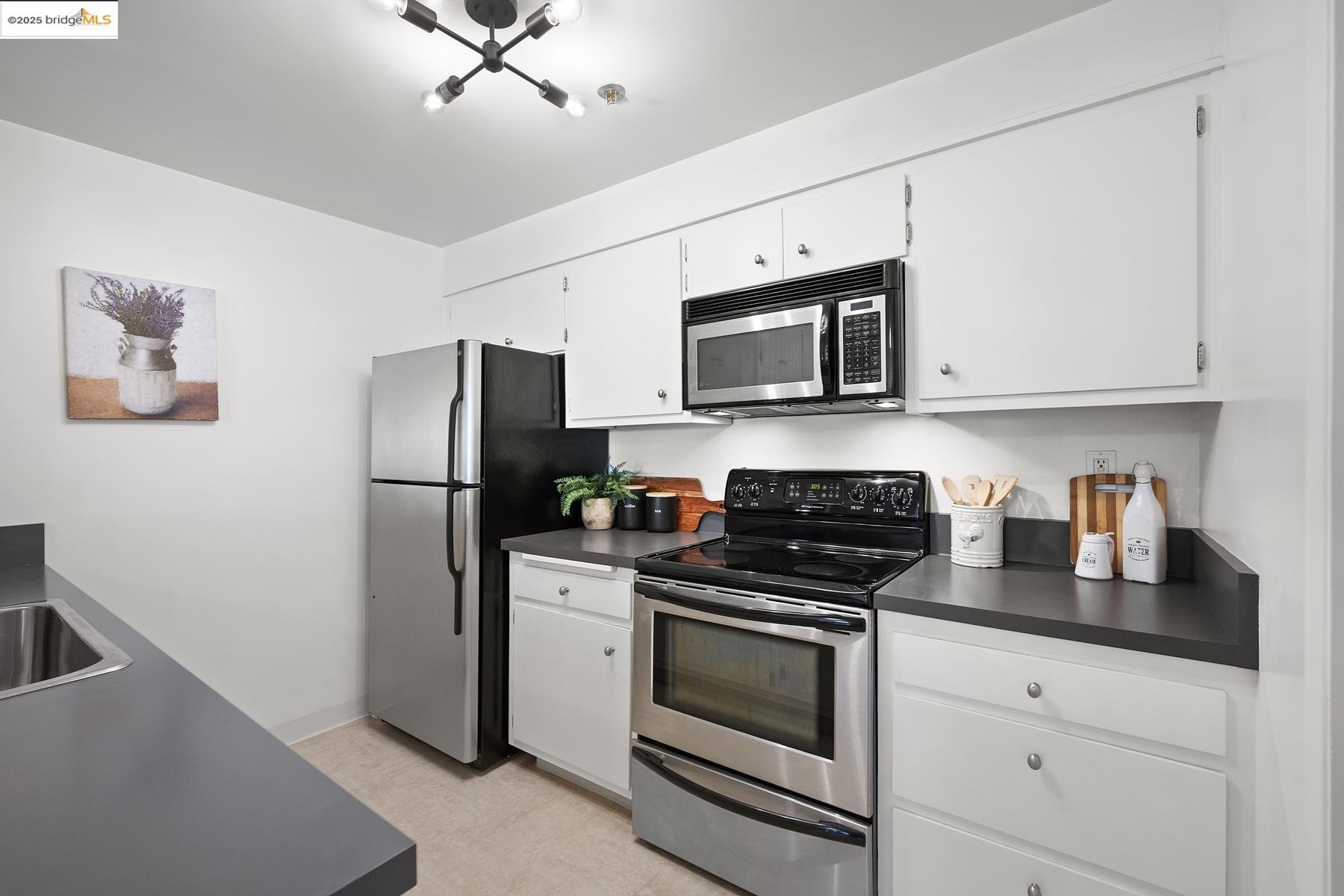 Detail Gallery Image 21 of 46 For 5405 Carlton St #203,  Oakland,  CA 94618 - 2 Beds | 2 Baths