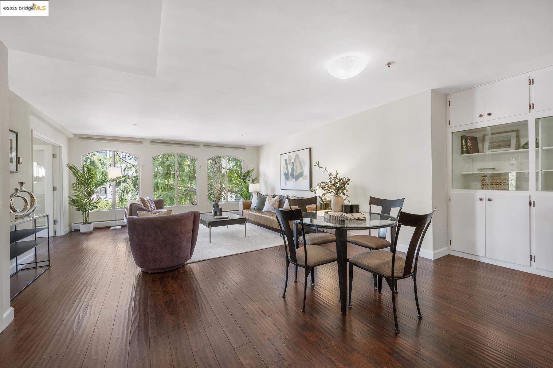 Detail Gallery Image 7 of 46 For 5405 Carlton St #203,  Oakland,  CA 94618 - 2 Beds | 2 Baths