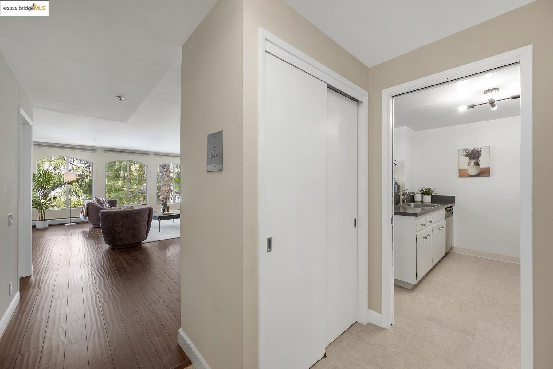 Photo #9: 41095996 Listing: Photo #9